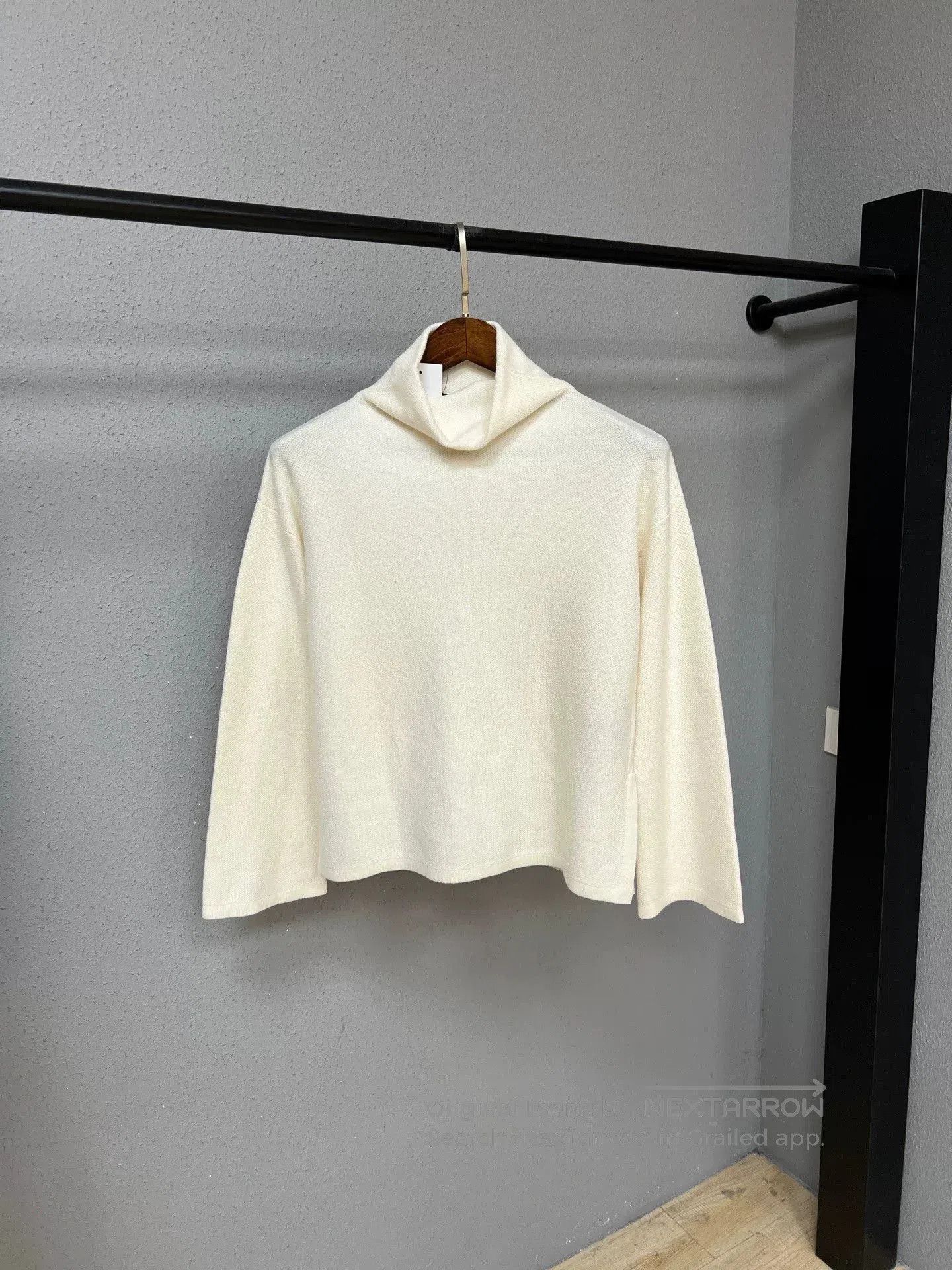 Loro Piana cream high-neck wool knit top. Size M / US 6-8 / IT 42-44 - 1 Thumbnail