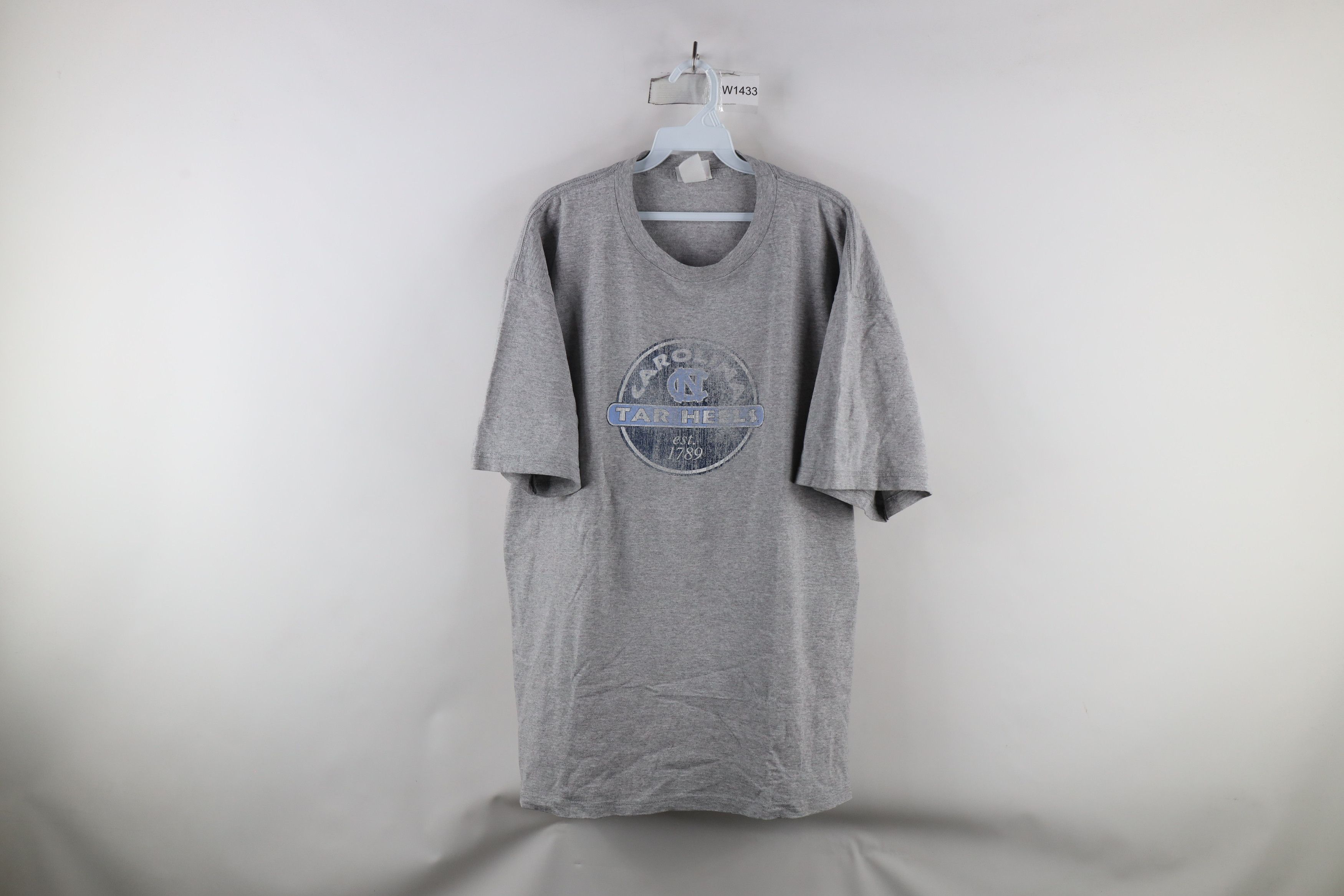 Vintage Vintage 90s University of North Carolina Tar Heels T-Shirt Size US XL / EU 56 / 4 - 1 Thumbnail