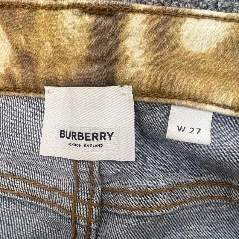 Burberry Burberry Light Blue Denim Women's Jeans. Size 23" - 7 Thumbnail
