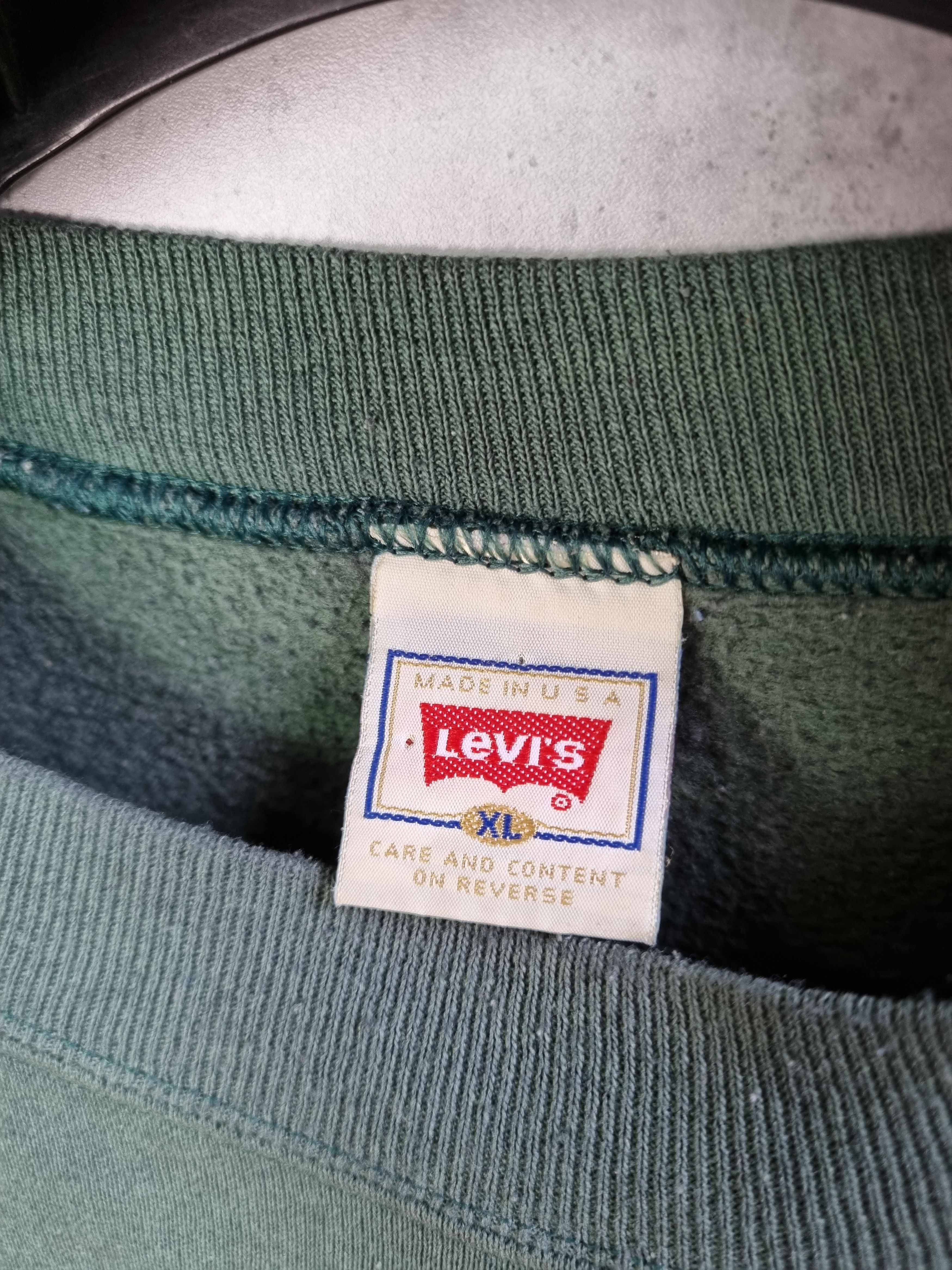 Levi's × Levi's Vintage Clothing 1996s Vintage Thrashed Faded LEVIS Sweatshirt Made in USA Size US XL / EU 56 / 4 - 12 Thumbnail