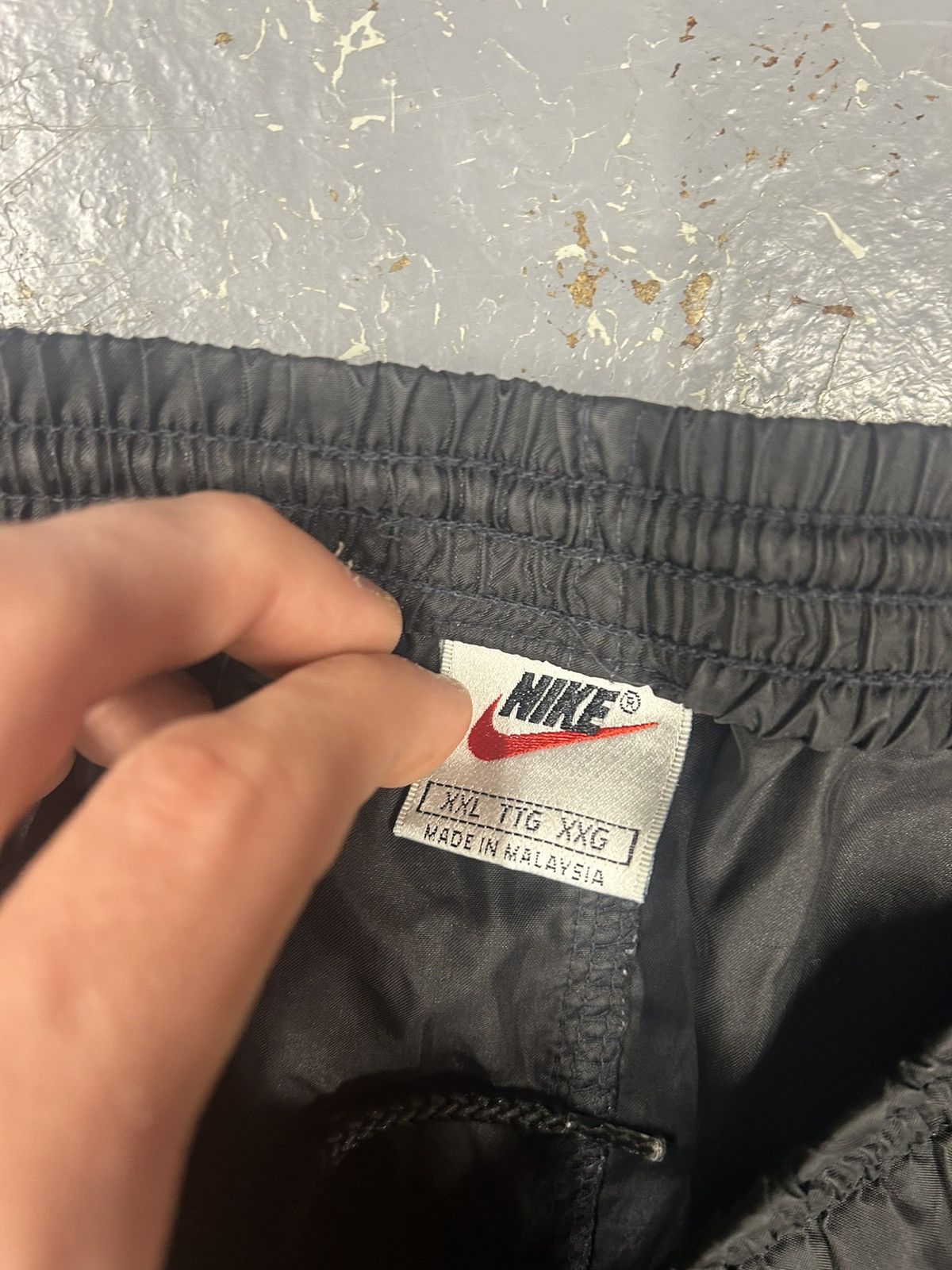 Nike × Vintage Crazy Vintage 90s Essential Black Nike Trackpant Joggers Size US 38 / EU 54 - 2 Thumbnail