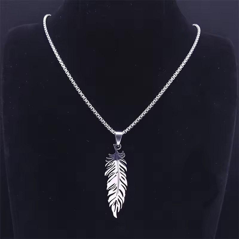 Jewelry Boho Feather Pendant Necklace Size ONE SIZE - 1 Thumbnail