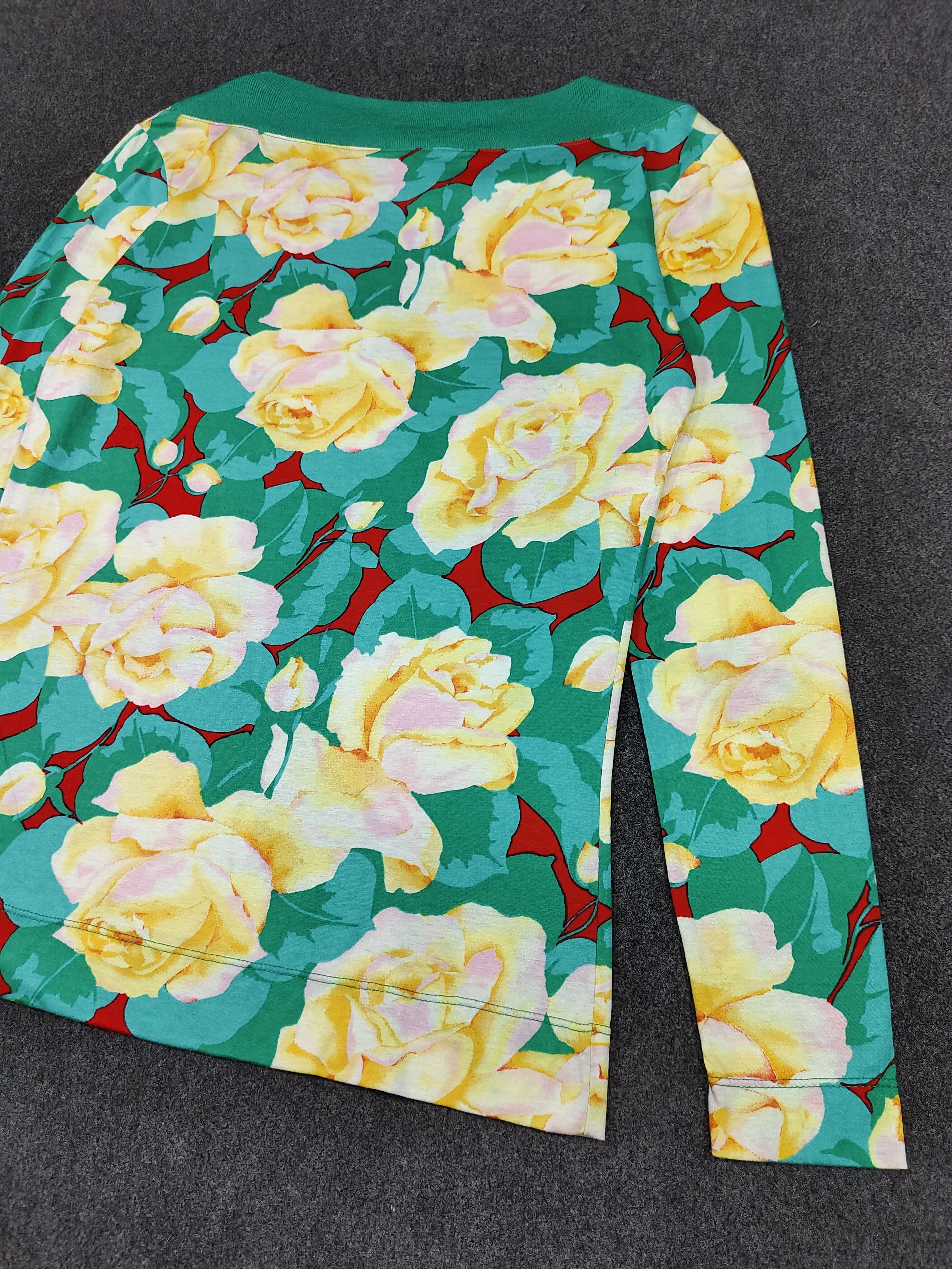 Gucci 80s Gucci- Archive Floral Rose Print Wide Round Neckline Top Size M / US 6-8 / IT 42-44 - 6 Thumbnail