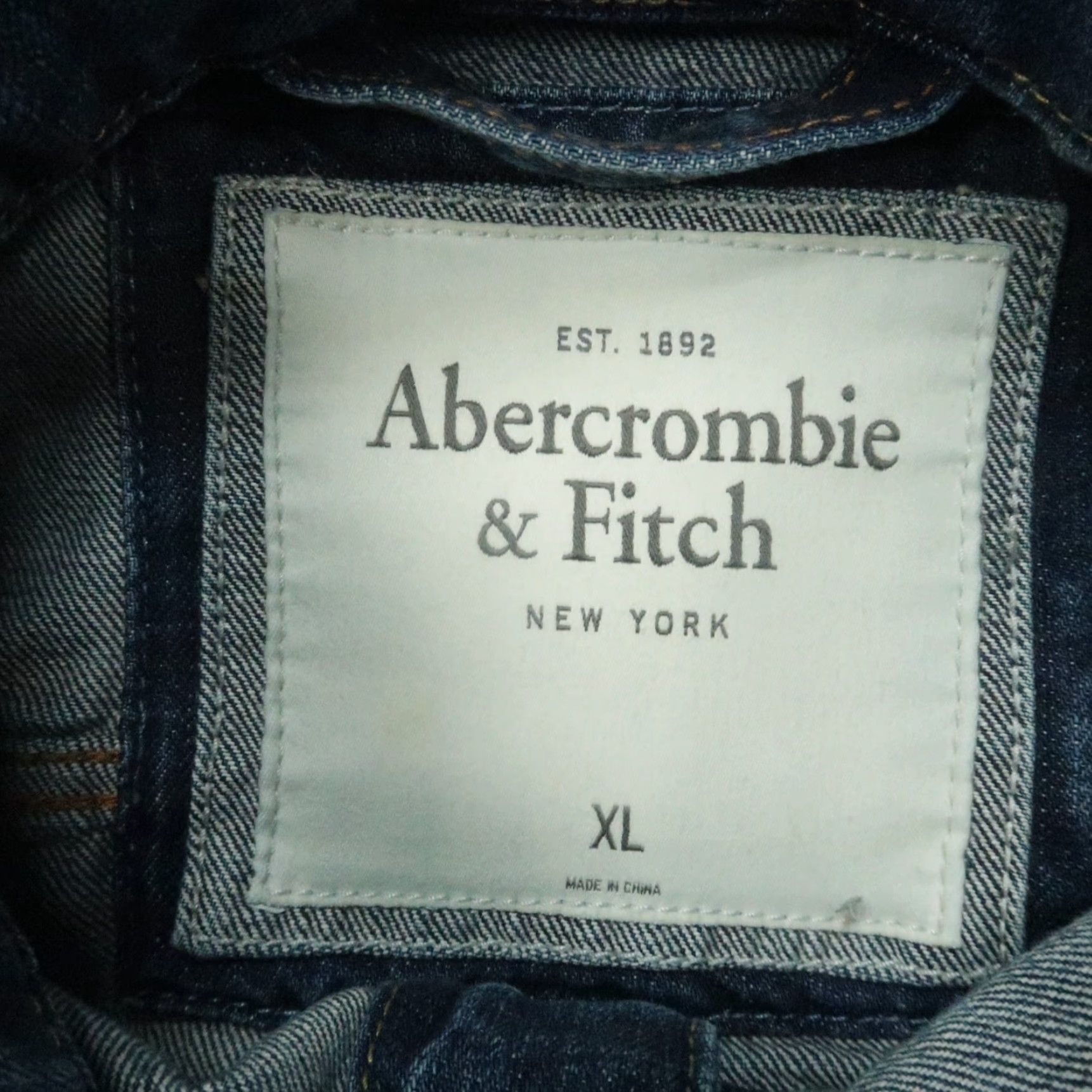 Abercrombie & Fitch Abercrombie & Fitch Denim Jacket Women XL Blue Distressed Trucker Size 40" / US 18 - 3 Thumbnail