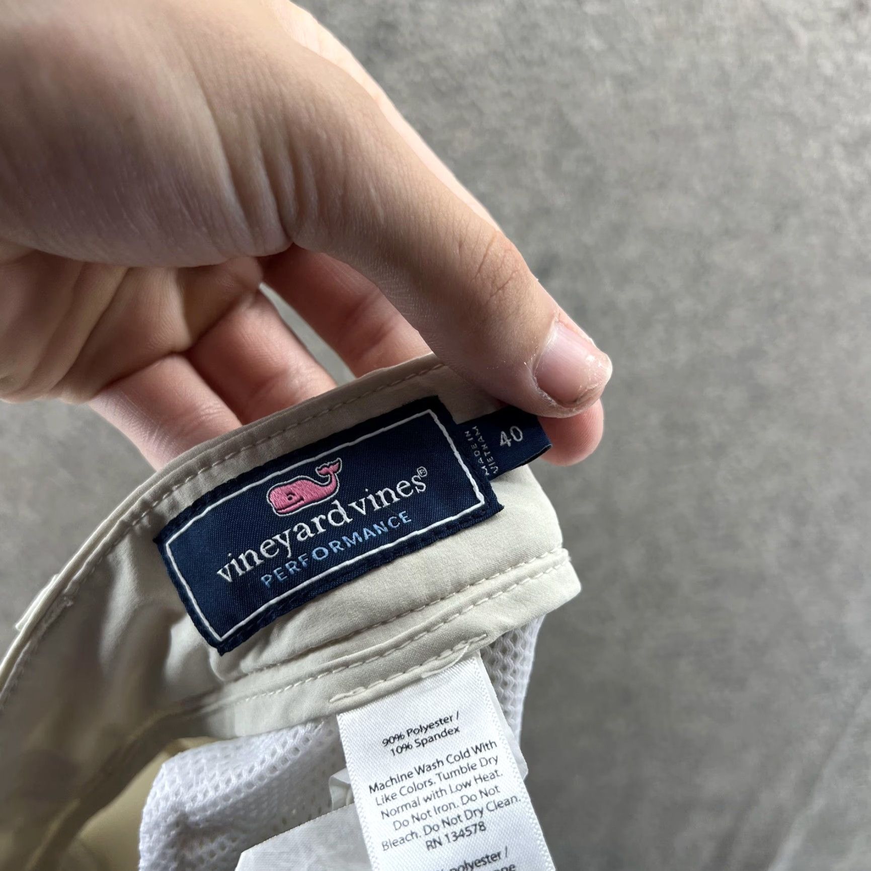 Vineyard Vines Vineyard Vines Shorts Mens 40 Beige Performance Chino Stretch 9 Inseam Casual Size US 40 / EU 56 - 2 Thumbnail