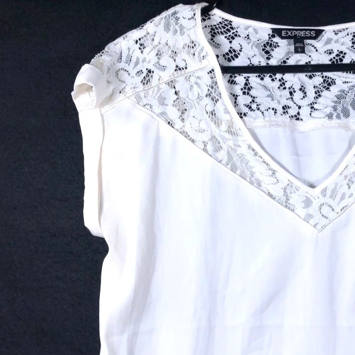 Express Express Blouse White Lace V-Neck Cap Short Sleeve Large Womens Regular Fit Size L / US 10 / IT 46 - 4 Thumbnail