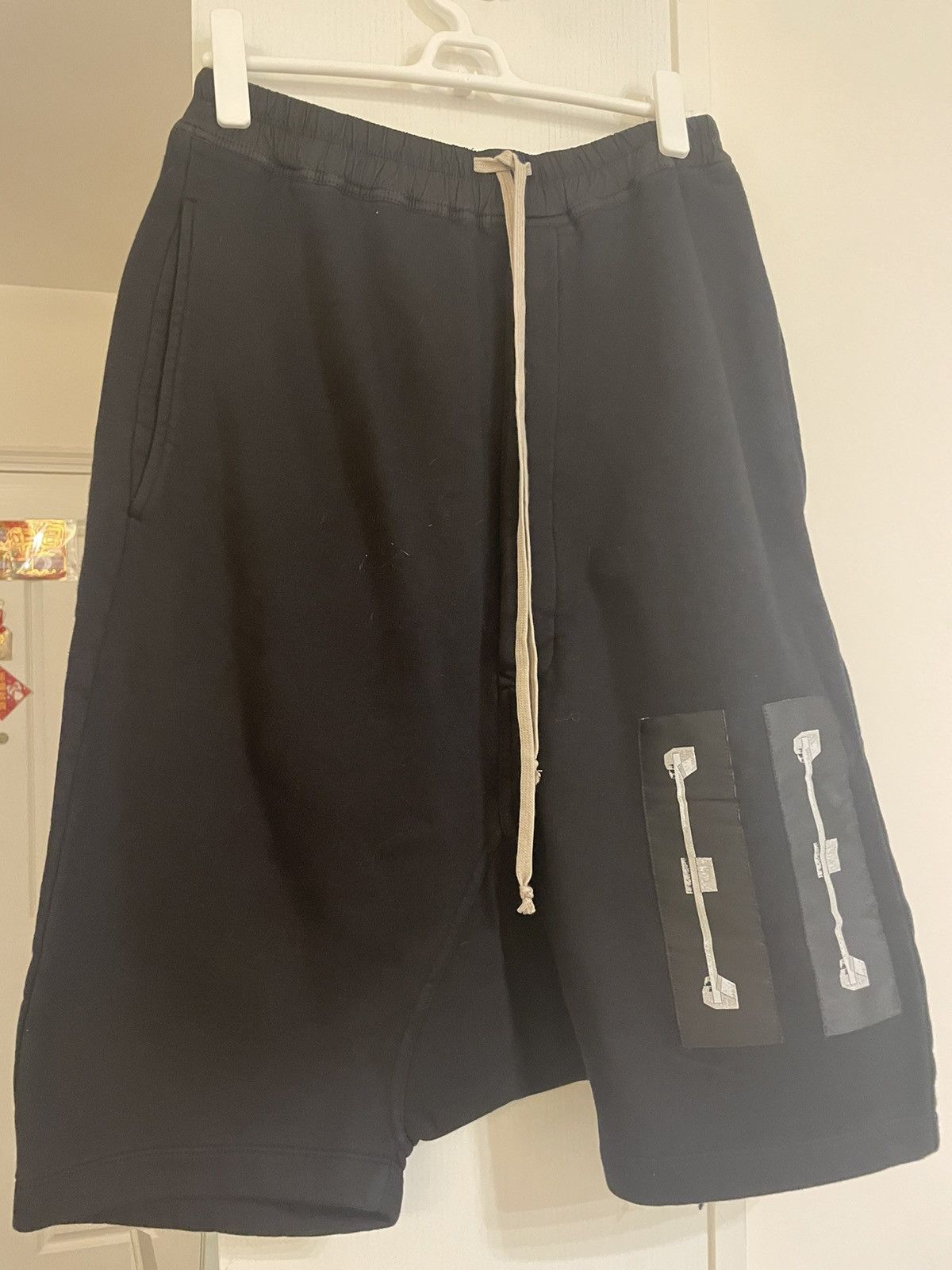 Rick Owens × Rick Owens Drkshdw Rick owens Drkshdw drop crotch short Size US 30 / EU 46 - 1 Thumbnail