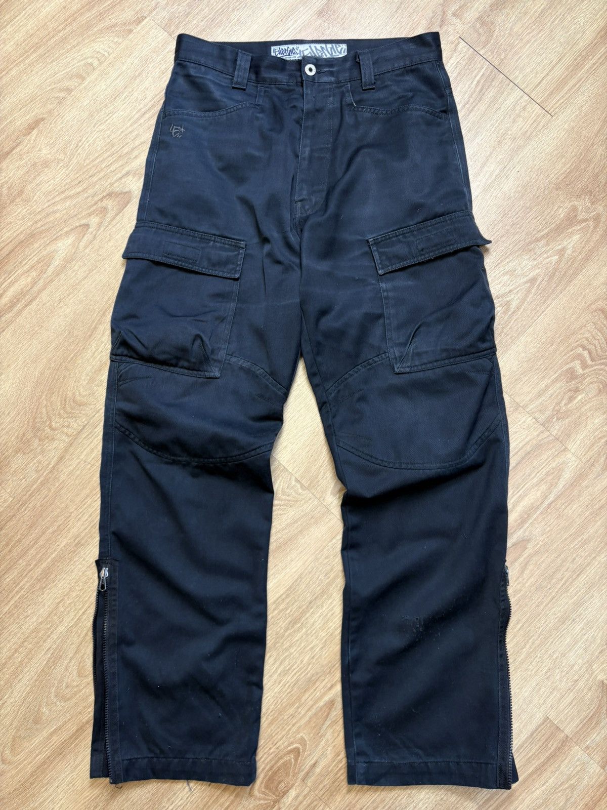 Energie Vintage Energie 2000s Embroidered Cargo Trousers (33x30) Size US 33 - 1 Thumbnail