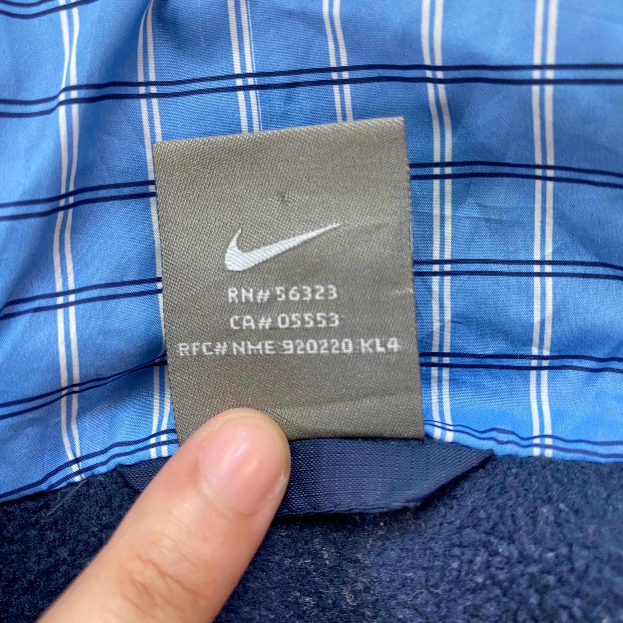 Nike Vintage Nike Small Logo Hoodies Jacket Size US L / EU 52-54 / 3 - 9 Thumbnail