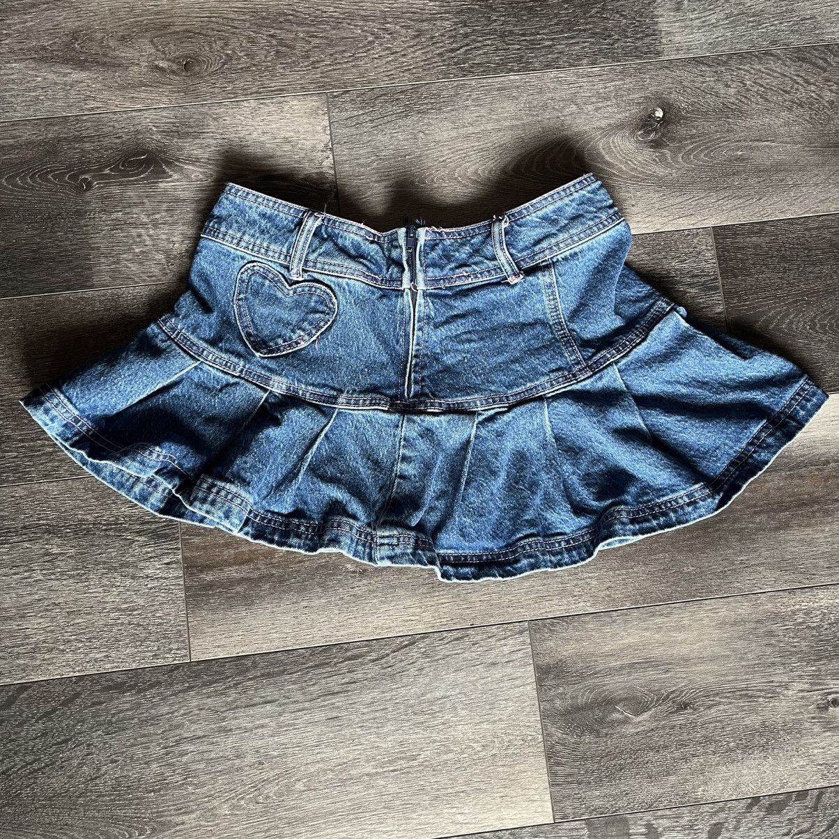 Hot Topic Sweet Society Heart Logo Pleated Denim Jean Skirt Size Small Size 26" / US 2 / IT 38 - 1 Thumbnail