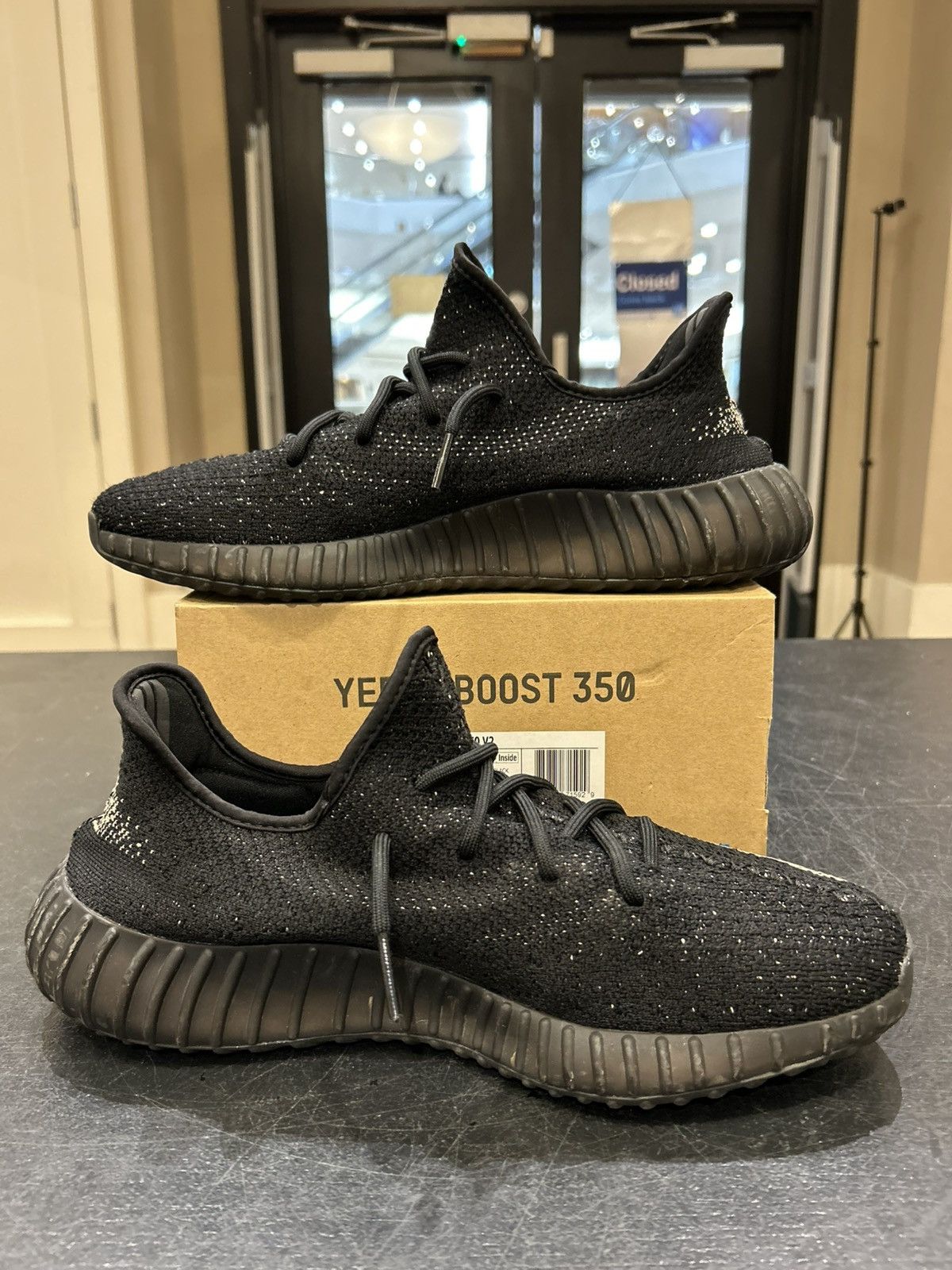 Adidas Adidas Yeezy Boost 350 V2 ‘Oreo’ Size US 12 / EU 45 - 2 Thumbnail