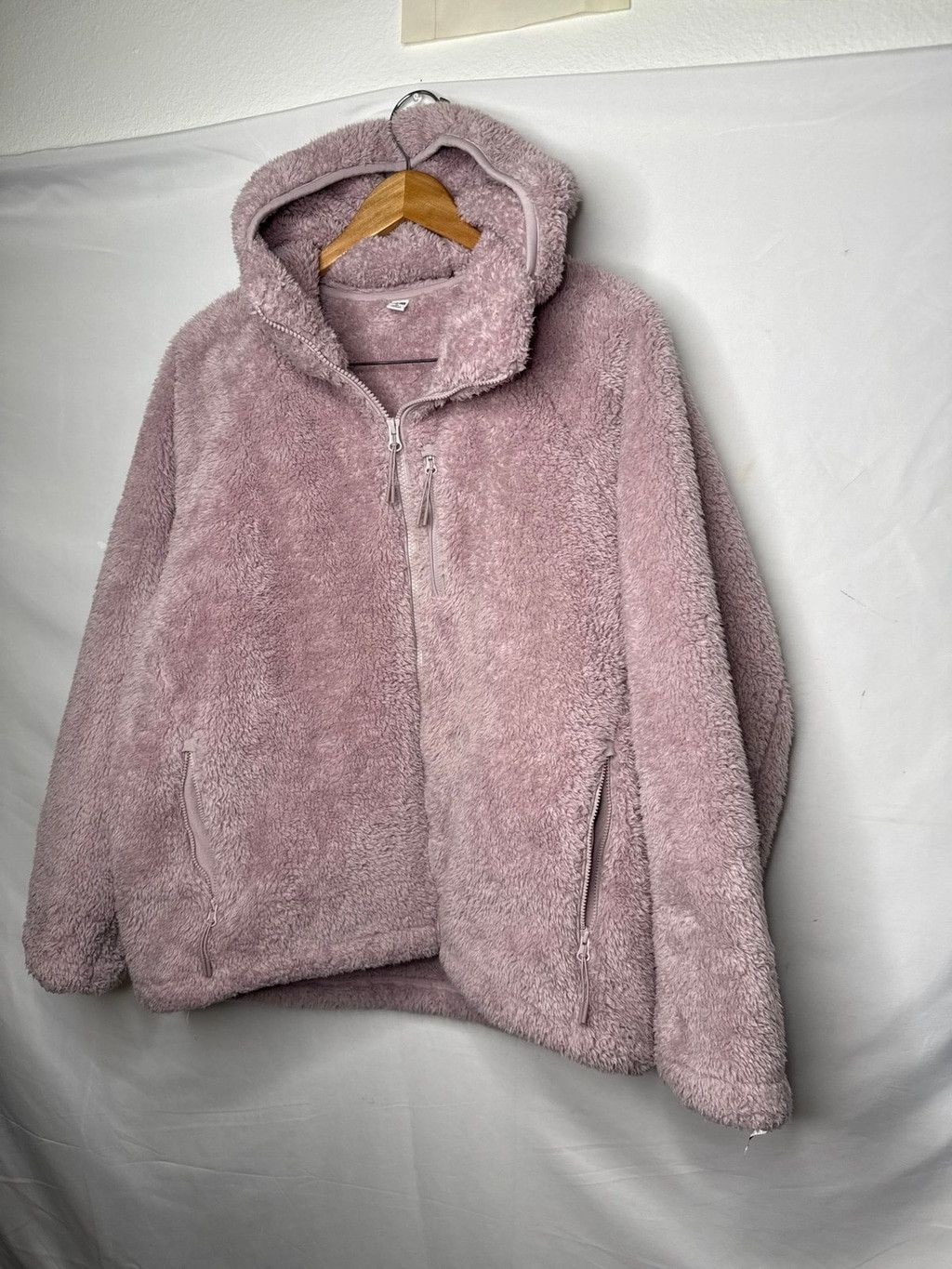 Uniqlo UNIQLO purple fleece furry hooded jacket sweatshirt sz XL Size XL / US 12-14 / IT 48-50 - 2 Thumbnail