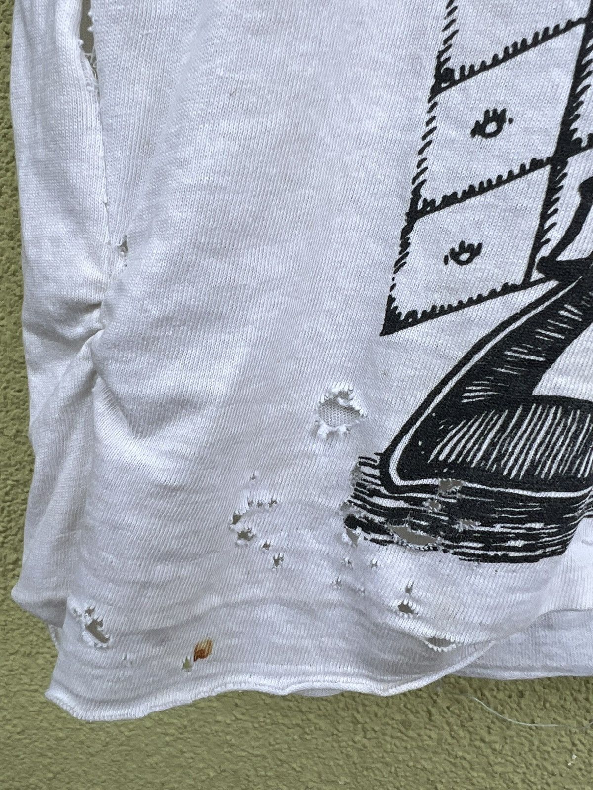 Vintage Vintage distressed Hanes ramones punk rock band tee Size US L / EU 52-54 / 3 - 5 Thumbnail