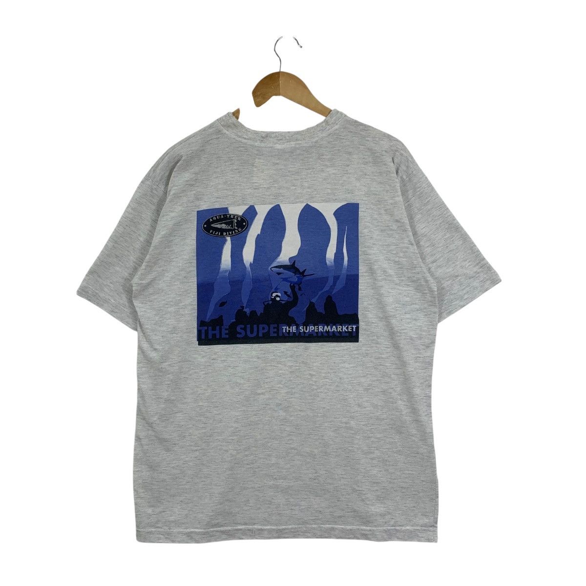 Vintage Vintage 90s AQUA-TREK Fiji Diving The Supermarket SurfTshirt Size US L / EU 52-54 / 3 - 1 Thumbnail