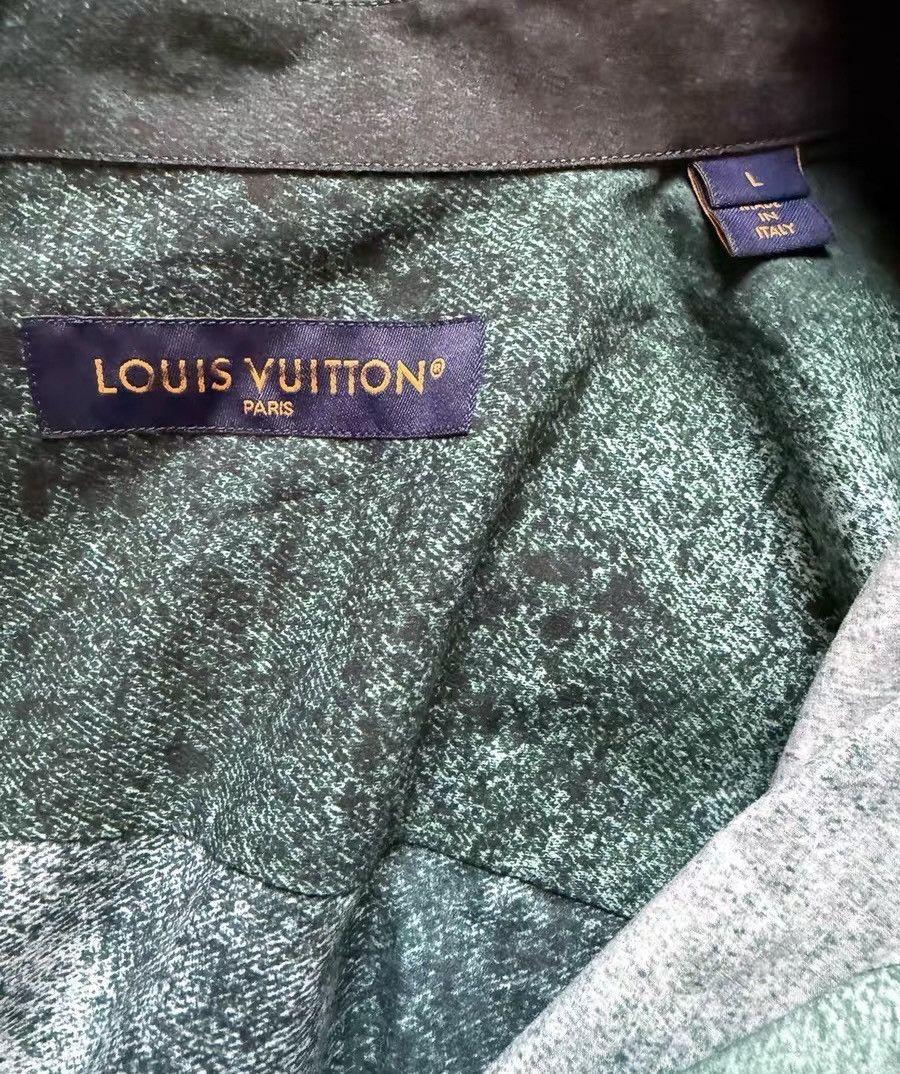 Louis Vuitton Louis Vuitton Gradient L Spray Paint Button Ups Dress Shirt Size US L / EU 52-54 / 3 - 8 Thumbnail