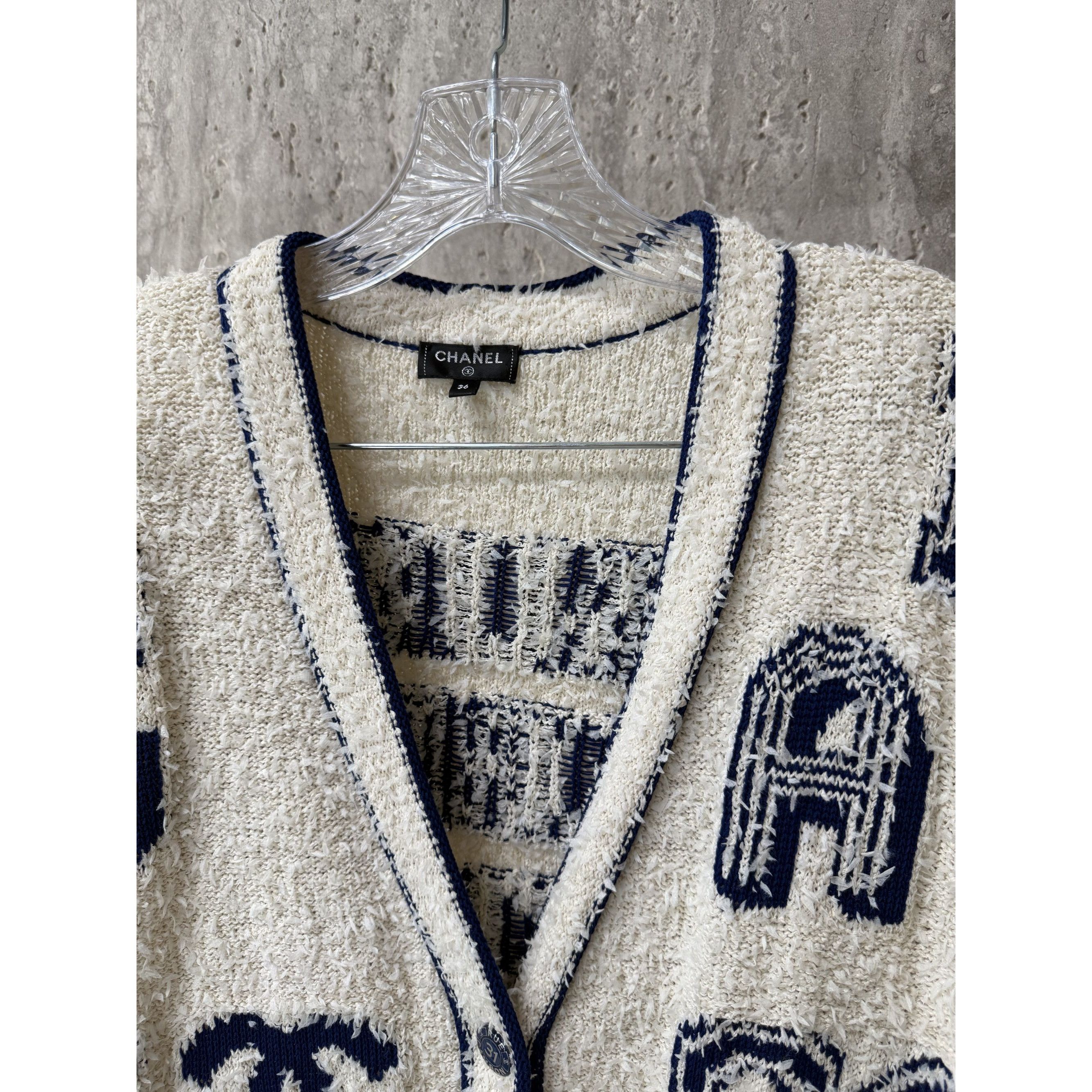 Chanel Chanel Womens Vintage Cardigan Sweater Beige/Navy Bouclé Kni Size XS / US 0-2 / IT 36-38 - 3 Thumbnail