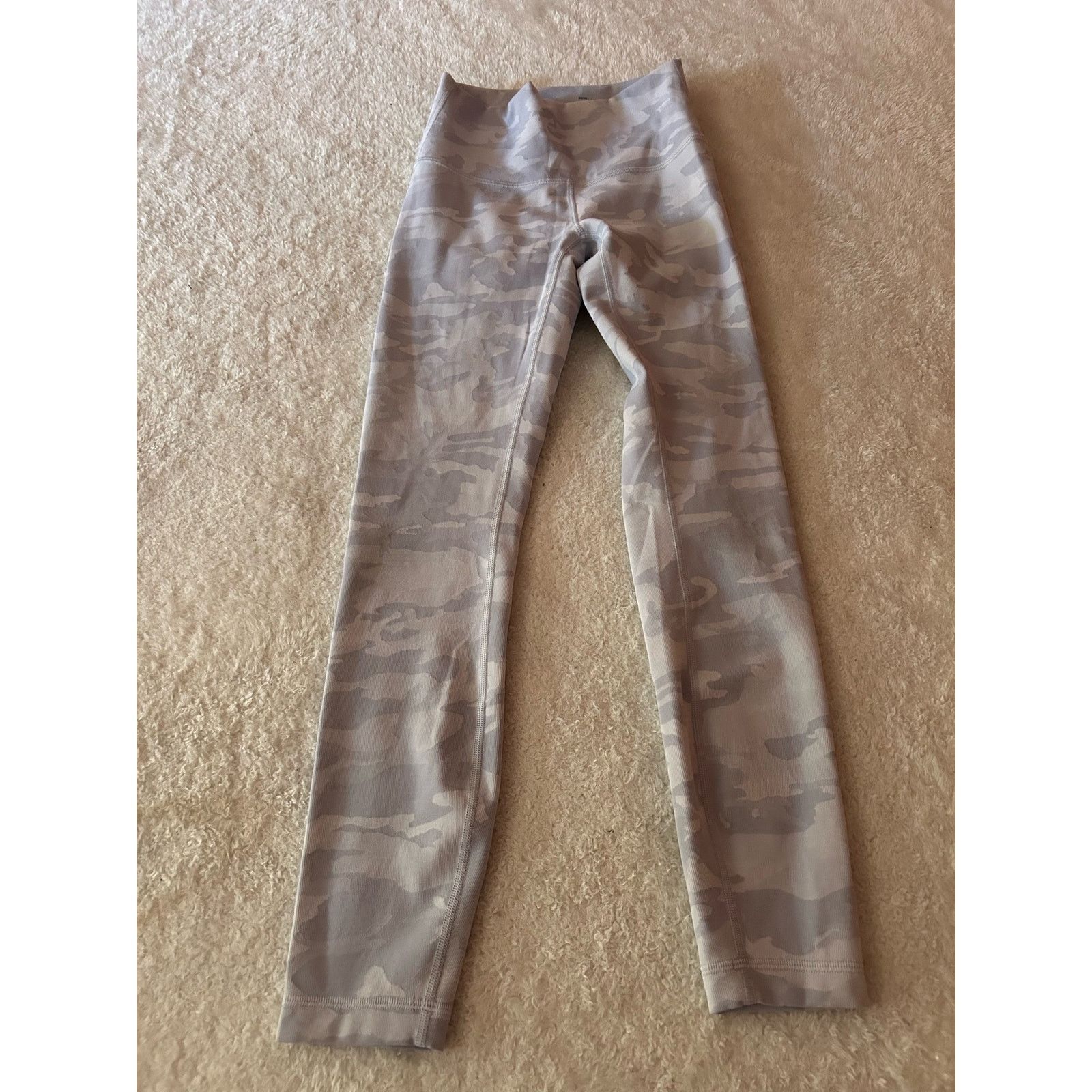 Lululemon Lululemon White Camo Wunder Under Leggings Size 4 Size 27" / US 4 / IT 40 - 4 Thumbnail