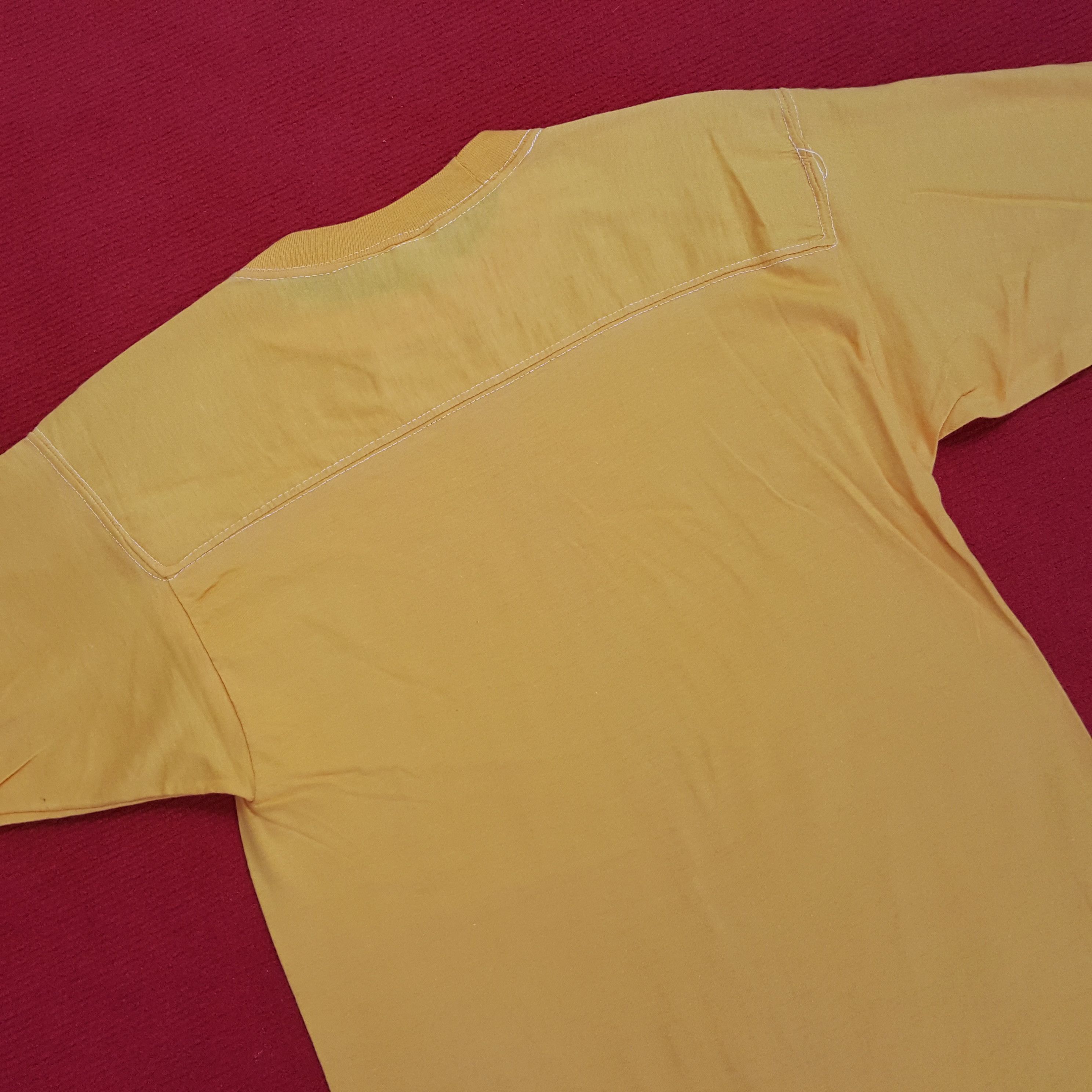 Vintage Vintage Plain Style Tshirt Size US S / EU 44-46 / 1 - 5 Thumbnail