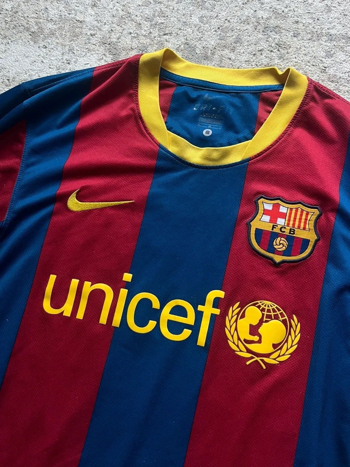Nike Nike Messi #10 Made in Thailand 2010 Rare T-Shirt Dri-Fit Size US M / EU 48-50 / 2 - 2 Thumbnail