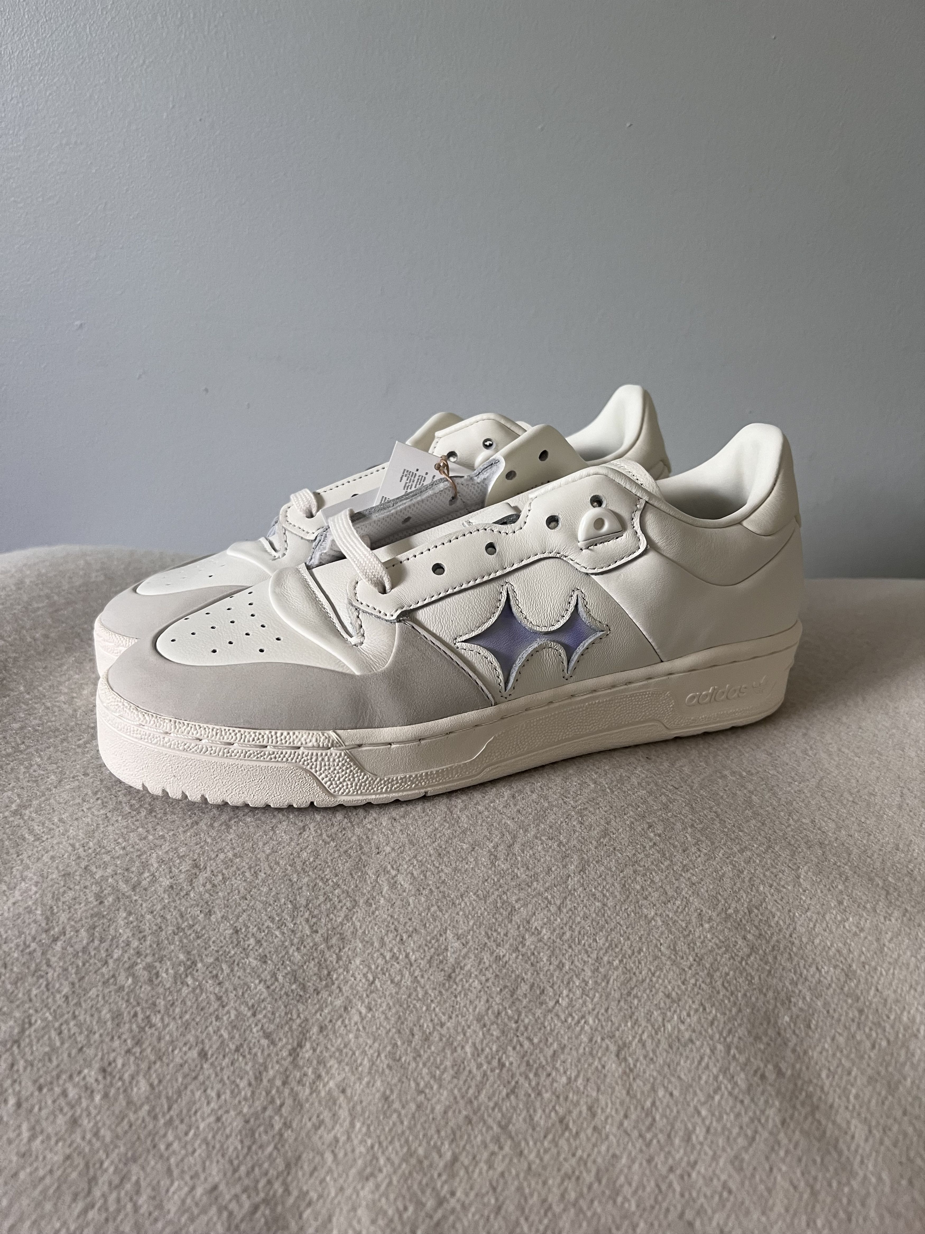 Adidas BSTN Adidas Rivaly 86 Low Real Madrid RM UV2 in White Size US 10.5 / EU 43-44 - 9 Thumbnail