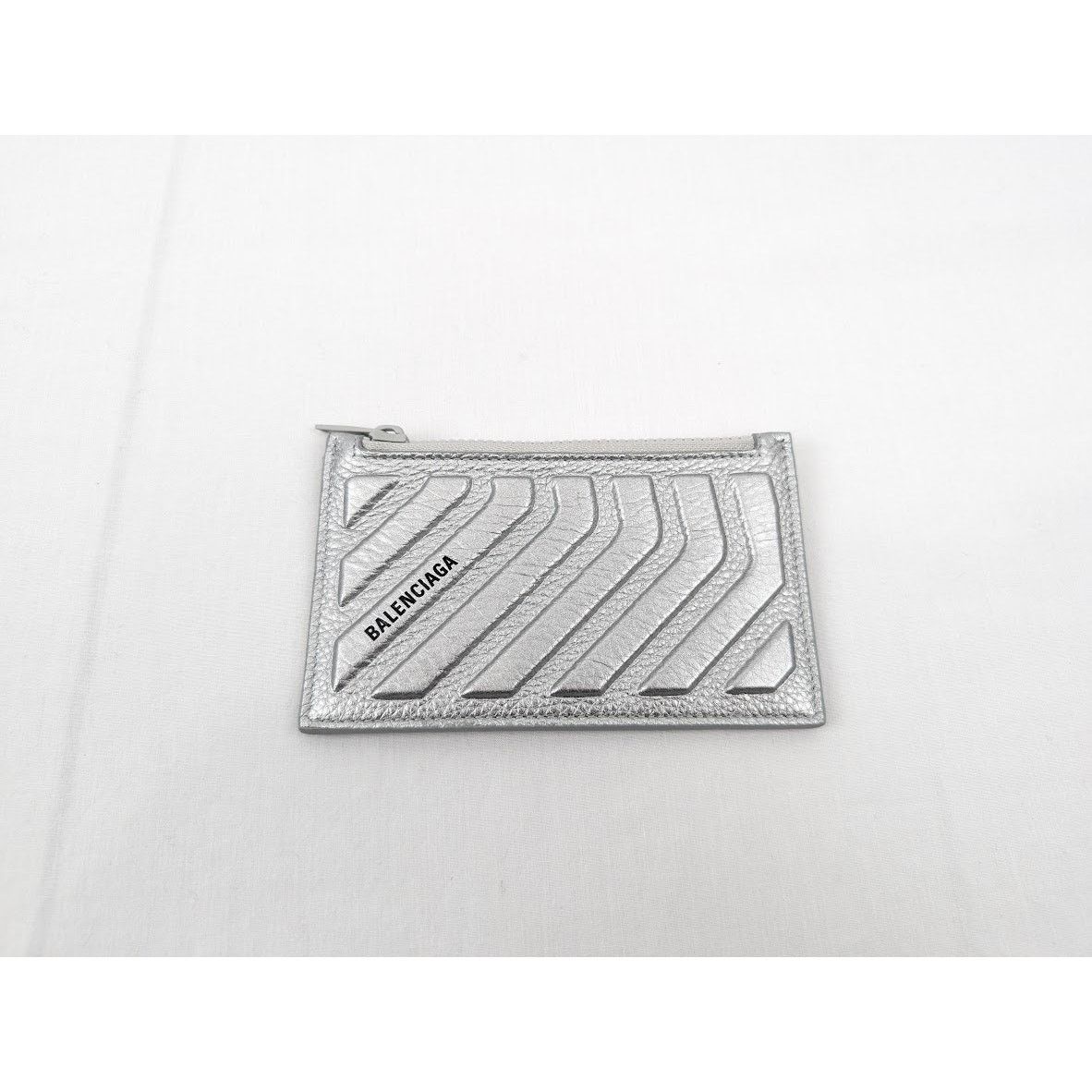 Balenciaga o1rshd1 Size: OS / Car Chevron Zip in Wallet in Silver Size ONE SIZE - 1 Thumbnail