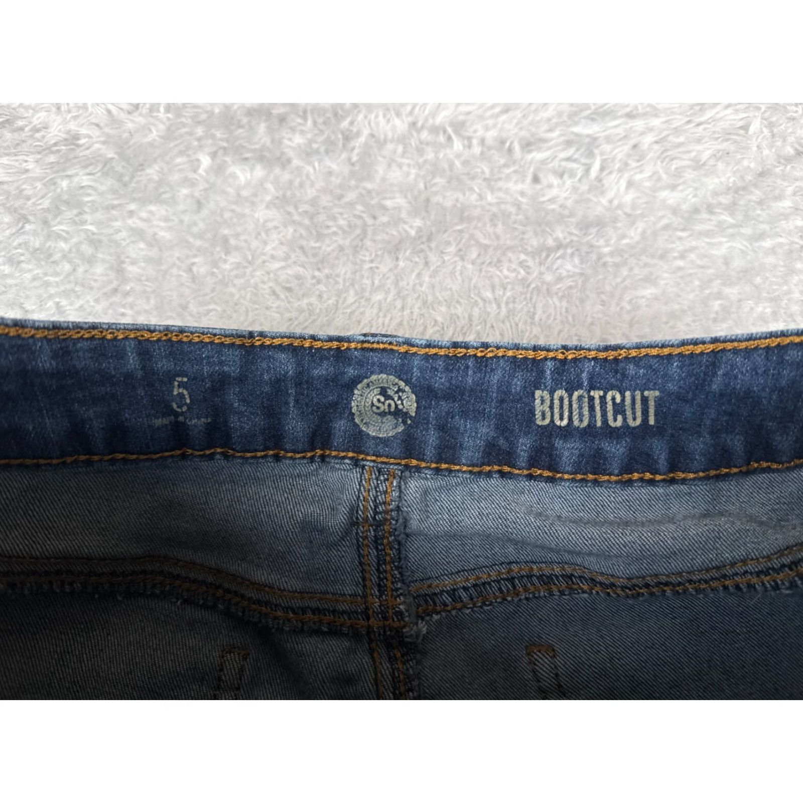Vintage SO Jeans Jeans 5 Blue Denim Bootcut Low Rise Cotton Blend Medium Wash 26x31 Womens Regular 26 Blue Cowboy Southwestern American Designer 90s? Size 27" / US 4 / IT 40 - 6 Thumbnail