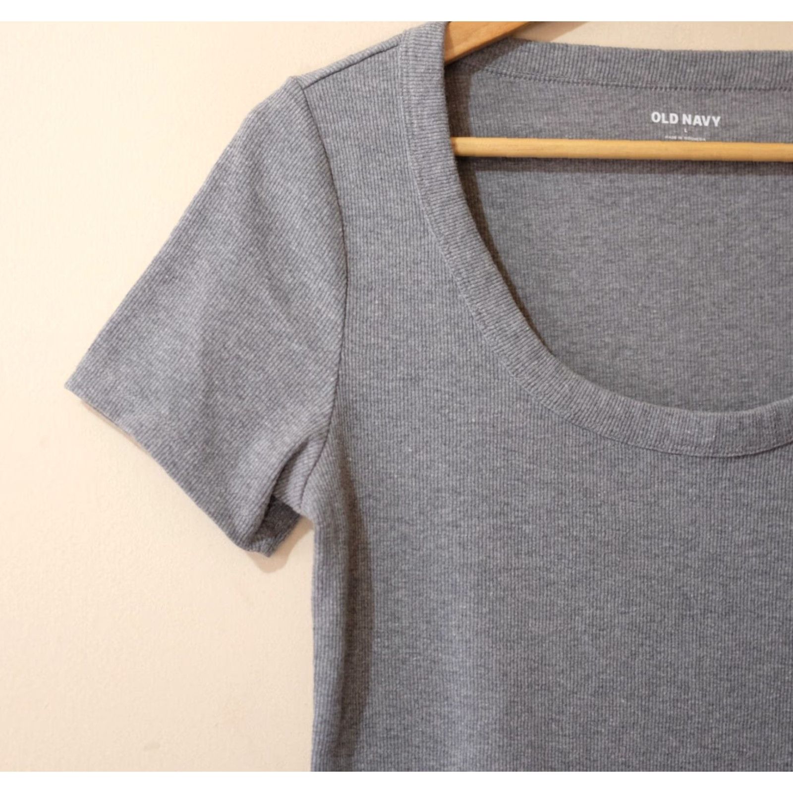 Old Navy Old Navy Ribbed Stretch Knit Scoop Neck Short Sleeve Tee Top Women's L Size L / US 10 / IT 46 - 2 Thumbnail