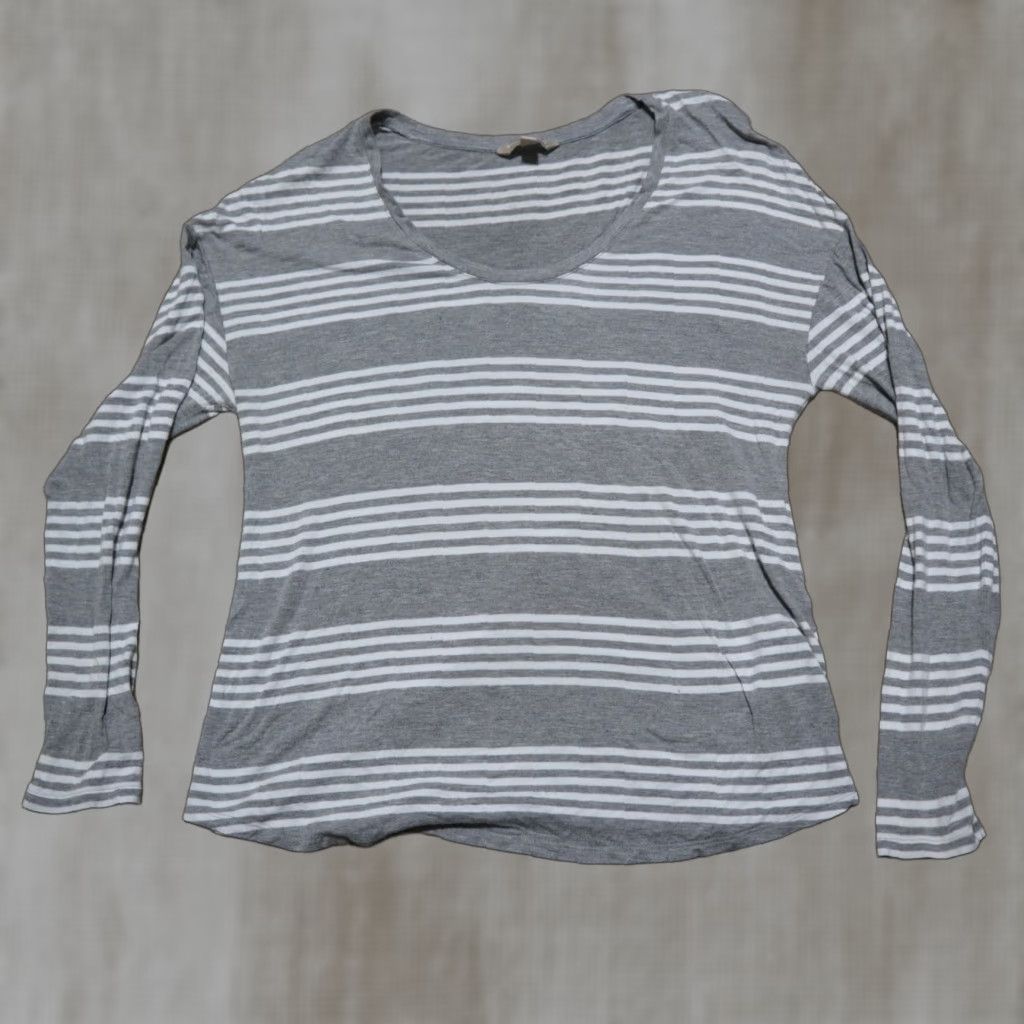 Banana Republic Banana Republic Top Shirt Gray White Stripe Knit Cotton Blend Long Sleeve T-Shirt Women S Small Crew Neck Casual Size S / US 4 / IT 40 - 1 Thumbnail