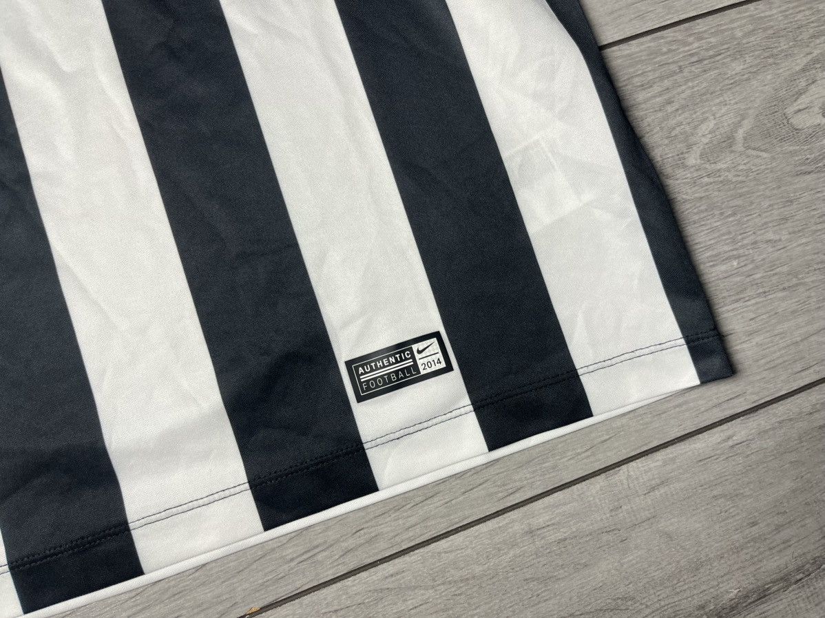 Nike Juventus FC 2013-14 Home Soccer Jersey Nike Mens Size US XL / EU 56 / 4 - 7 Thumbnail