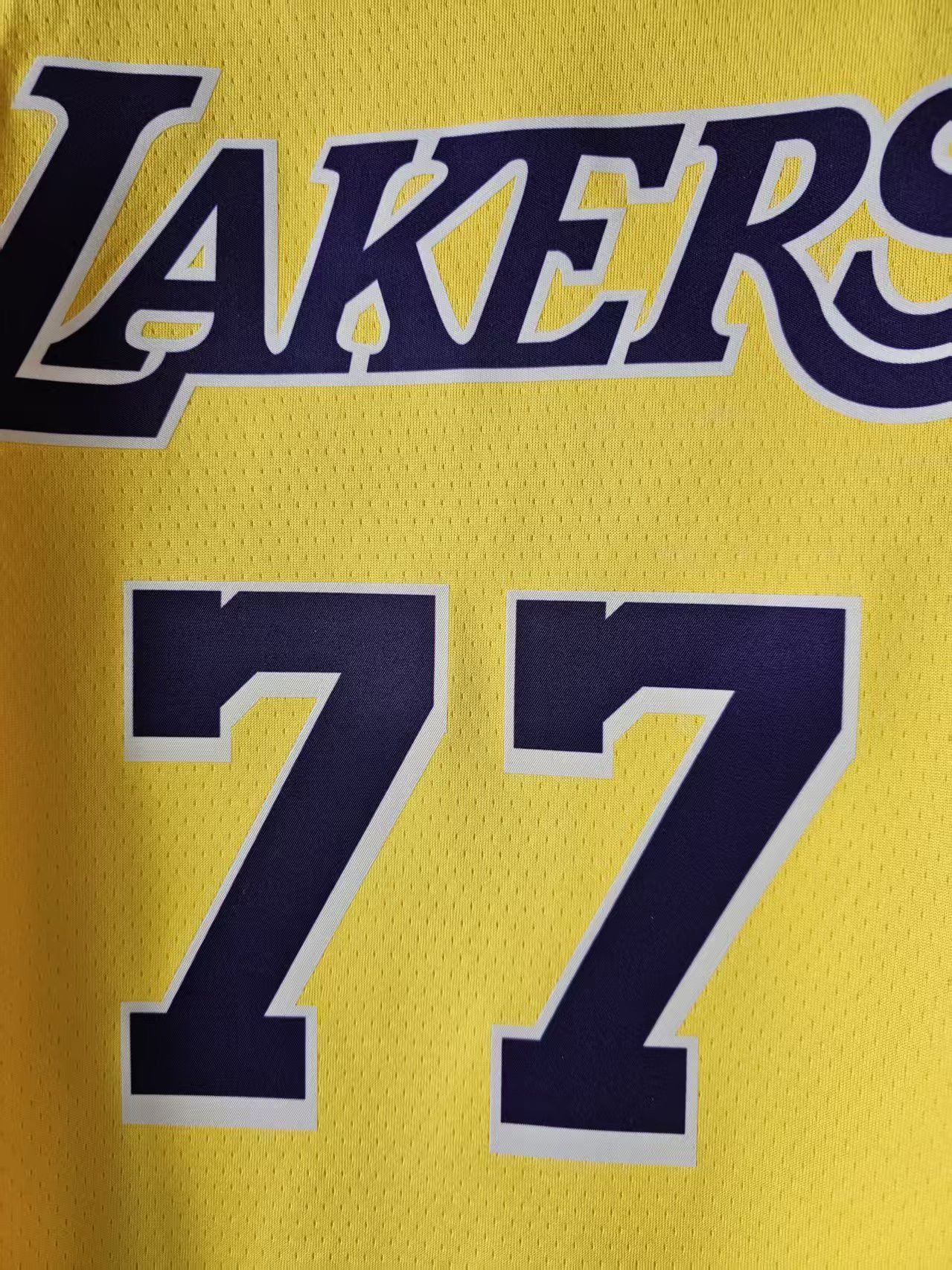 NBA Los Angeles Lakers 77 Luka Dončić Jersey Size US S / EU 44-46 / 1 - 3 Thumbnail