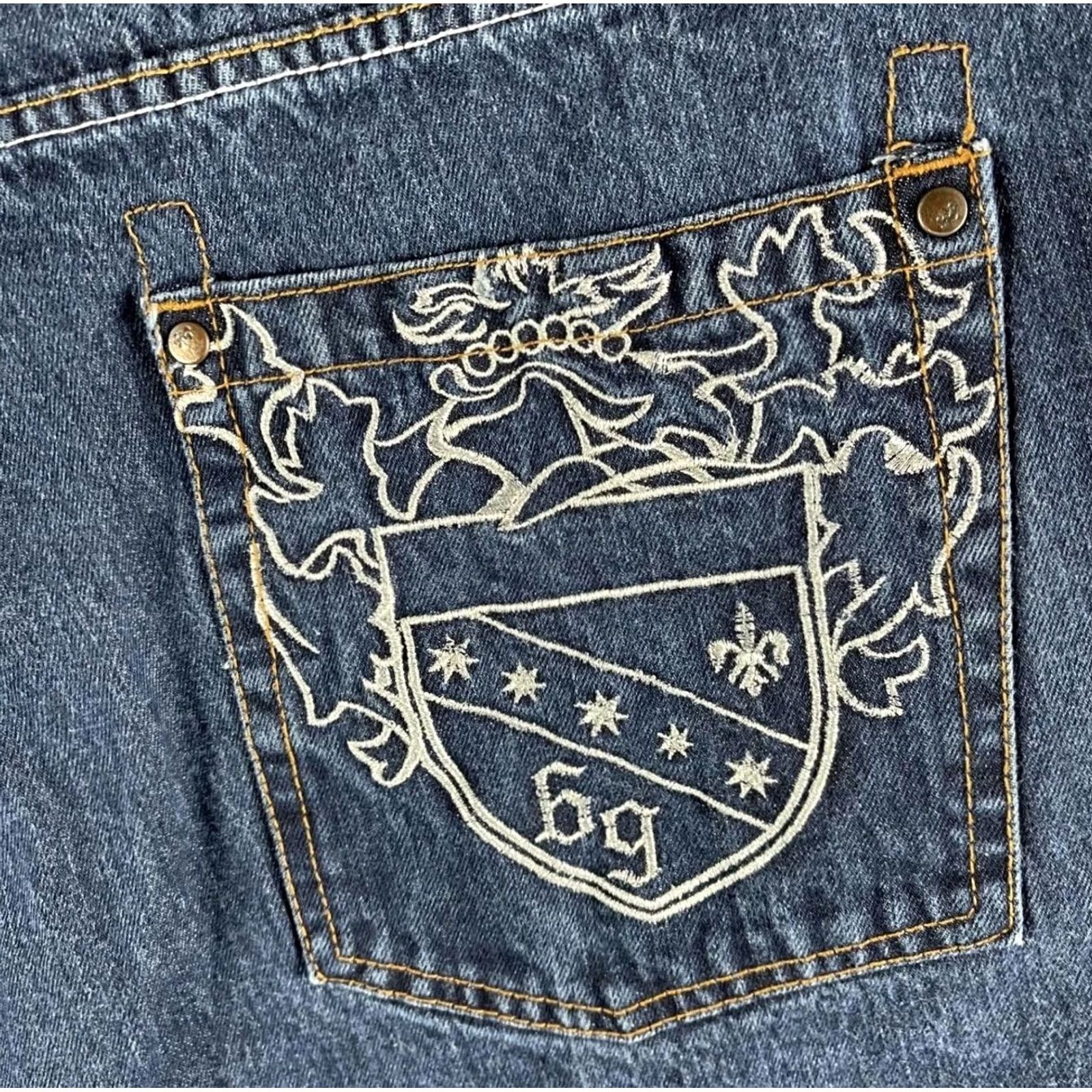 Coogi VTG Coogi Mens Denim Bermuda Shorts 42 Blue Flag Crest Embroidered 5-Pocket Relaxed Streetwear Size US 42 / EU 58 - 5 Thumbnail
