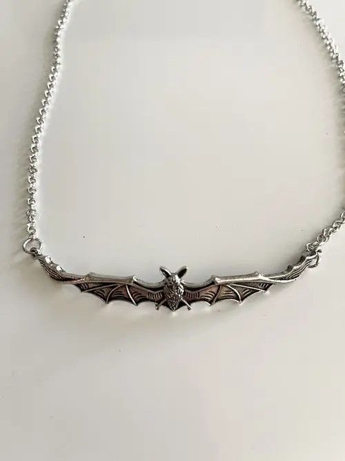 Vintage STEAL! Y2K Vampire Bat Necklace Size ONE SIZE - 2 Thumbnail