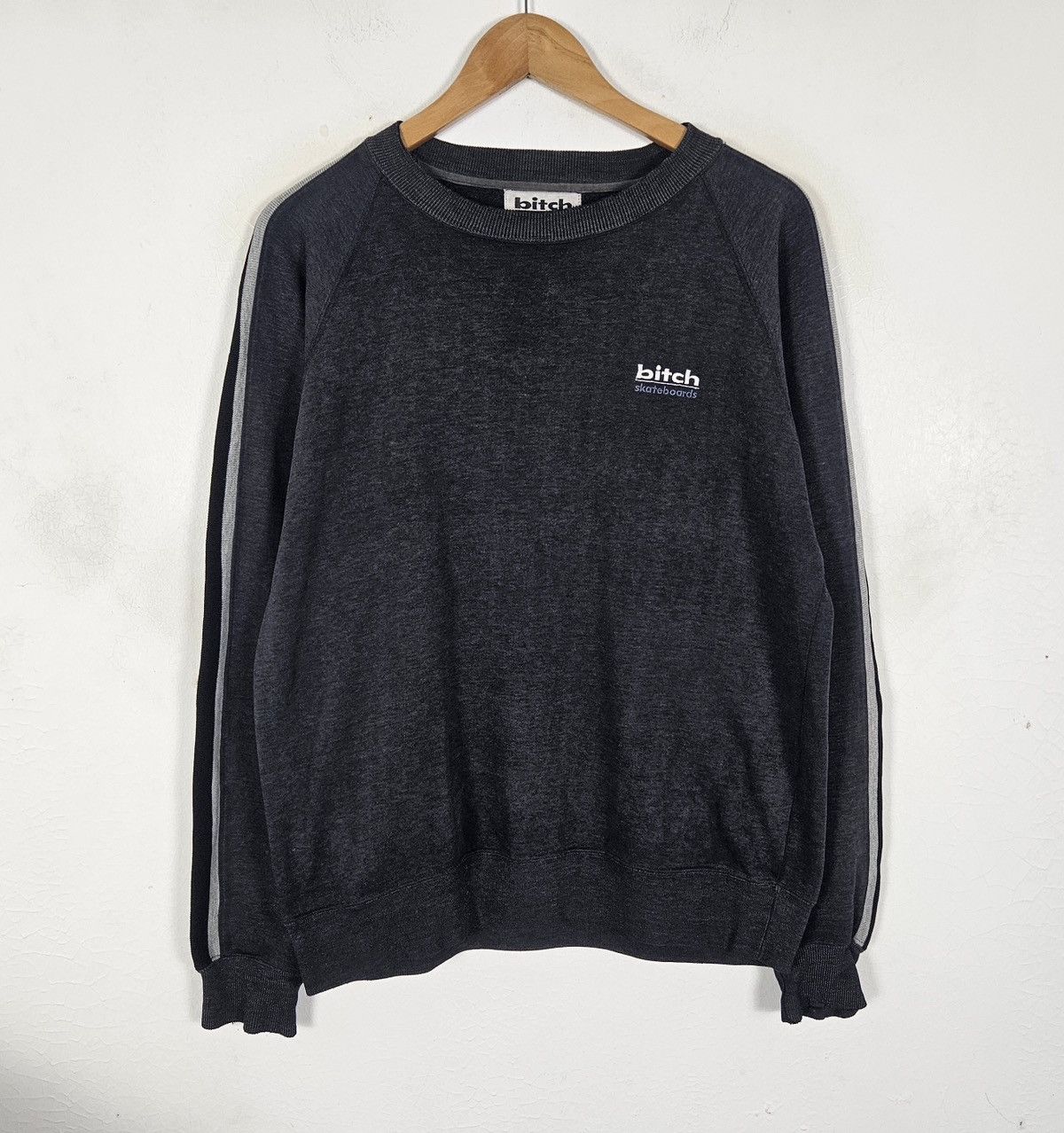 Hook-Ups Vintage Bitch Skateboard Streetwear 90s sweatshirt Size US L / EU 52-54 / 3 - 2 Thumbnail