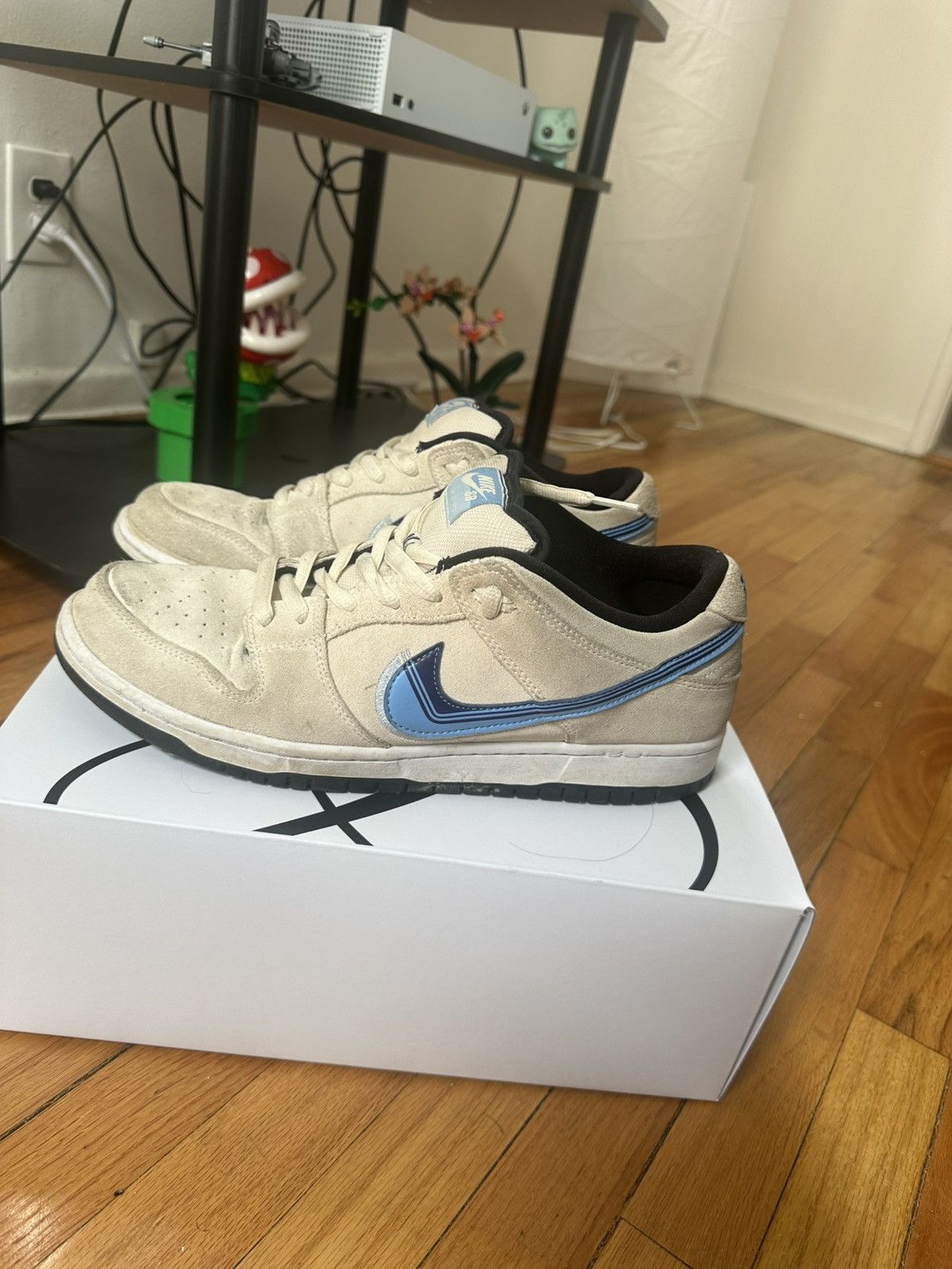 Nike SB Truck it Dunks Size US 11 / EU 44 - 3 Thumbnail