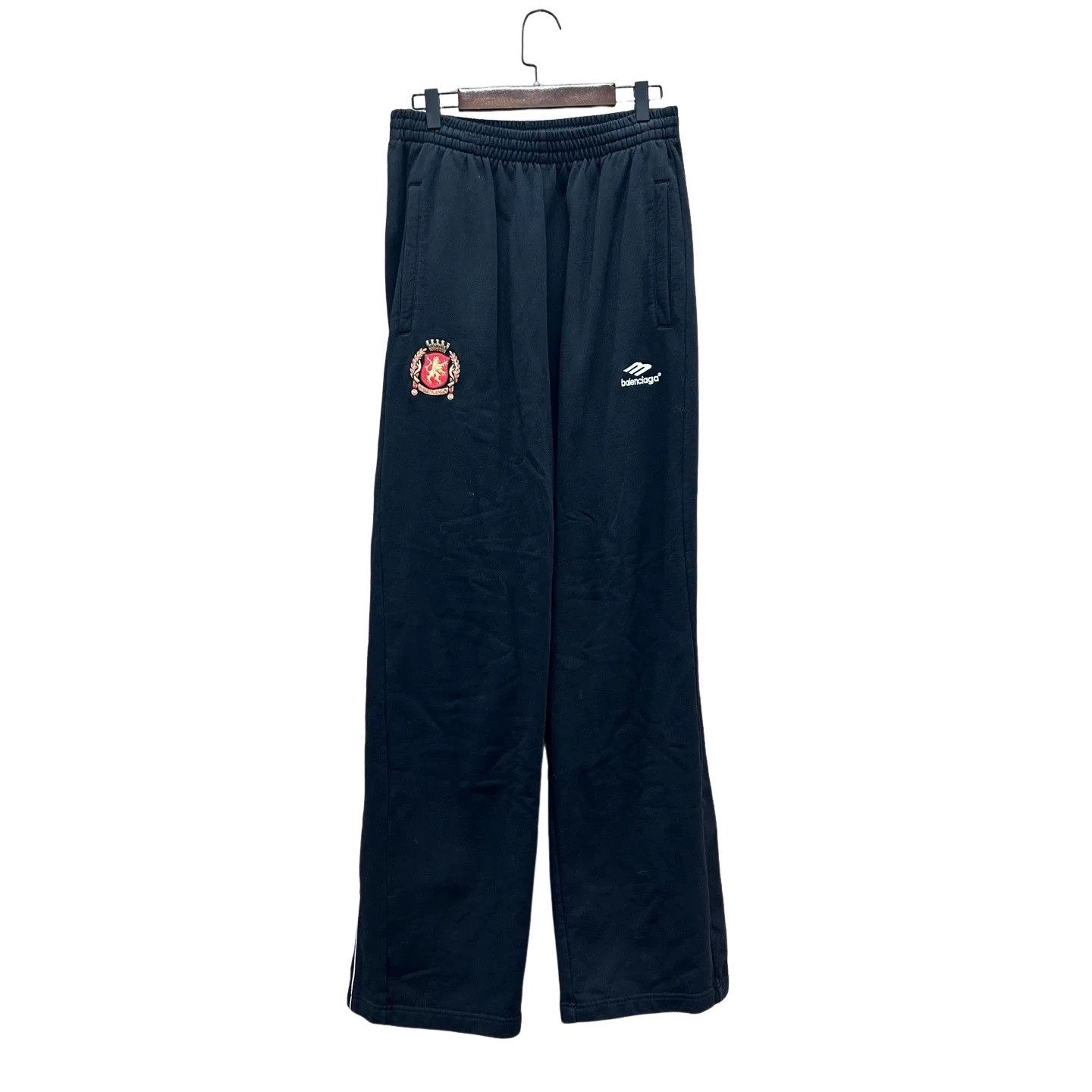 Balenciaga Balenciaga Crest Logo Sweatpants Size XS Size US 28 / EU 44 - 1 Thumbnail