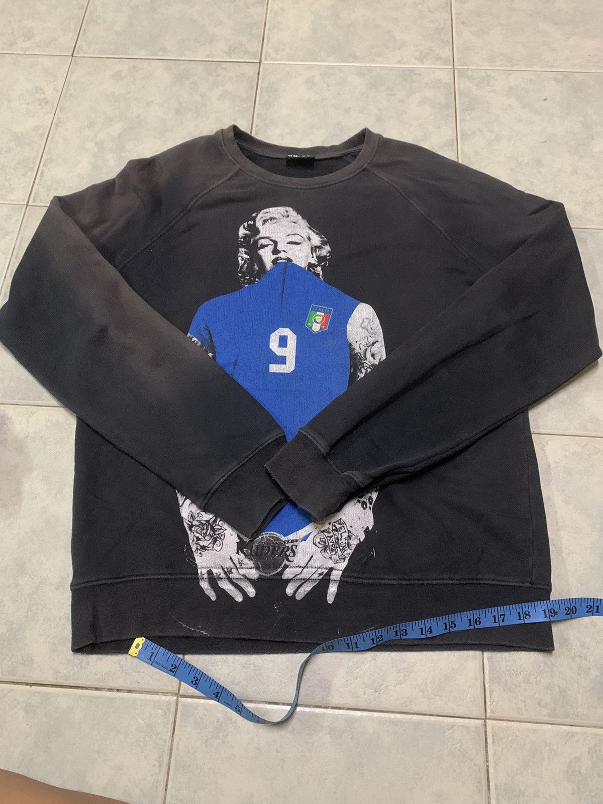 Japanese Brand Vintage ‘Rude’ Marily Monrea Awesome Sunfaded Distressed Size US M / EU 48-50 / 2 - 10 Thumbnail