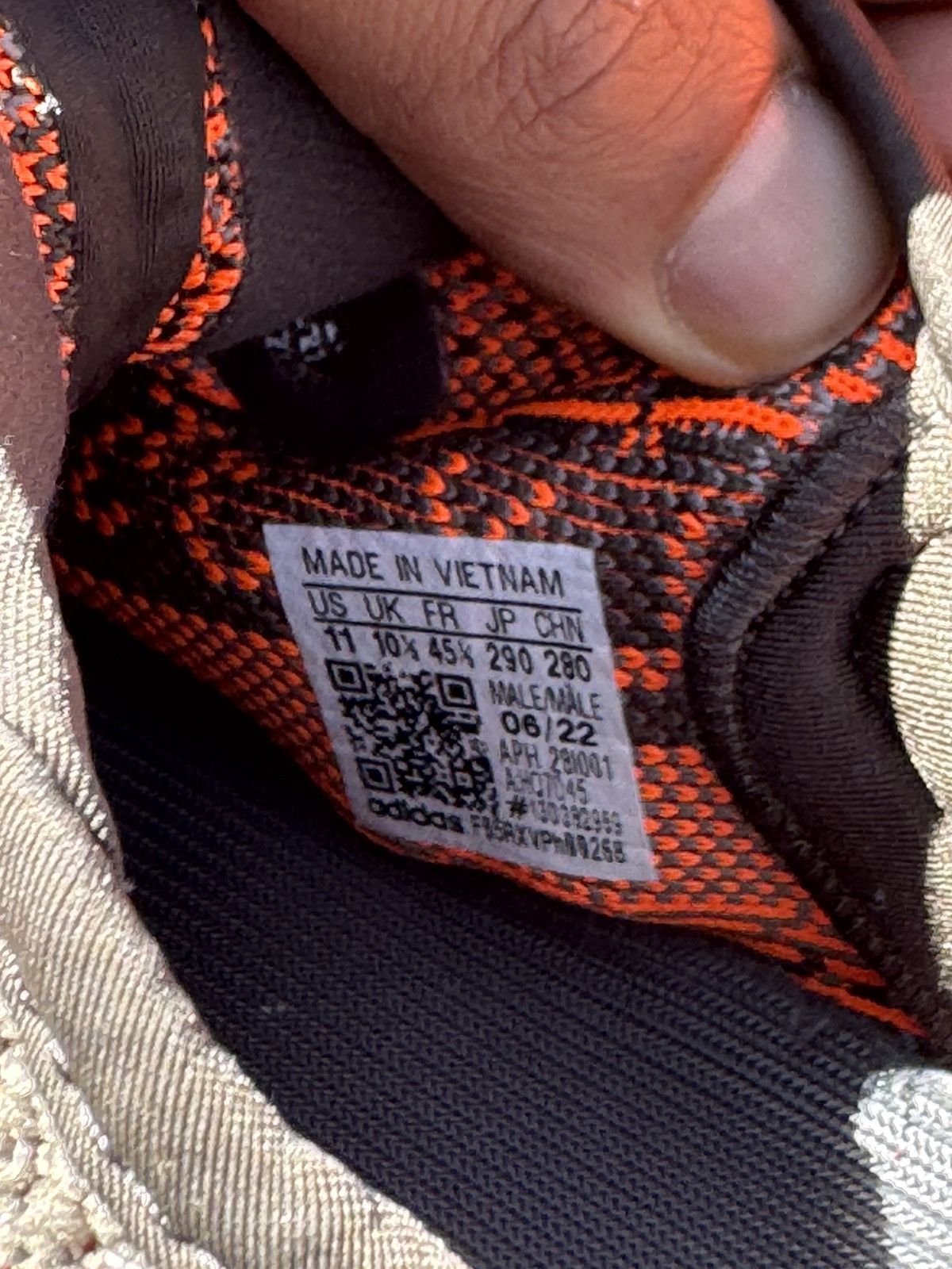 Adidas × Yeezy Carbon Beluga 350 V2 Size US 11 / EU 44 - 8 Thumbnail
