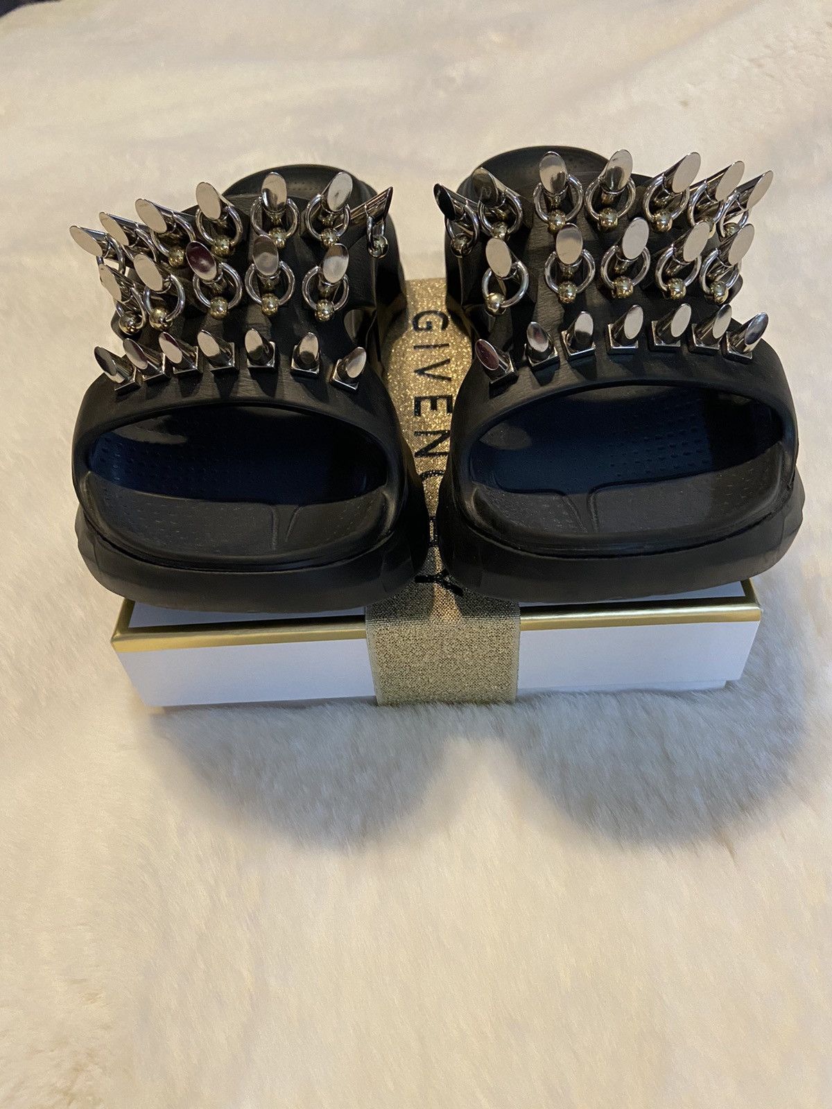 Givenchy Givenchy studded spiked marshmallow sandals Size US 8 / IT 38 - 2 Thumbnail