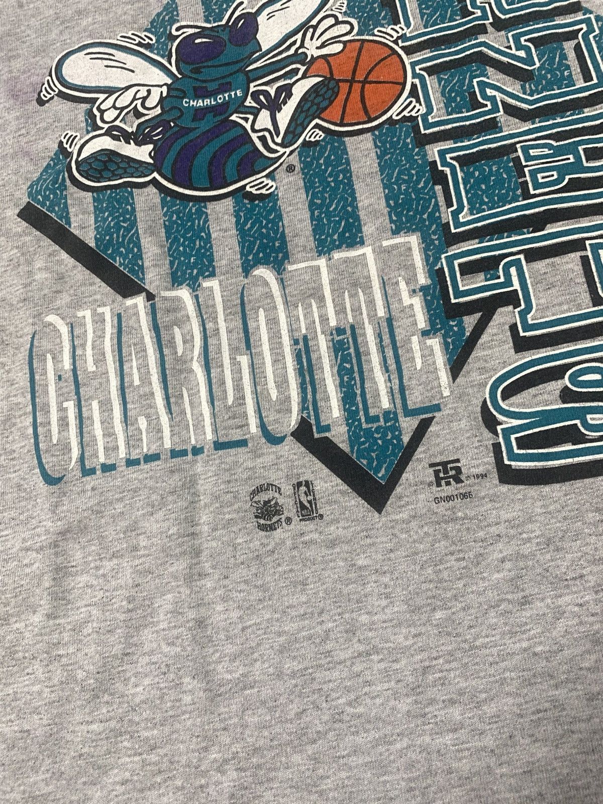 NBA Vintage Charlotte Hornets nba Size US L / EU 52-54 / 3 - 5 Thumbnail