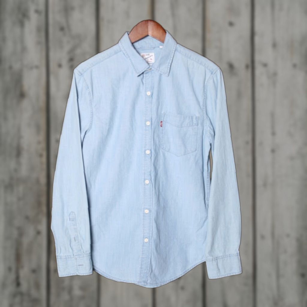 Levi's VINTAGE Levi's Sunset One Pocket Blue Chambray Long Sleeve Button Front Shirt Sz. S Size US S / EU 44-46 / 1 - 1 Thumbnail