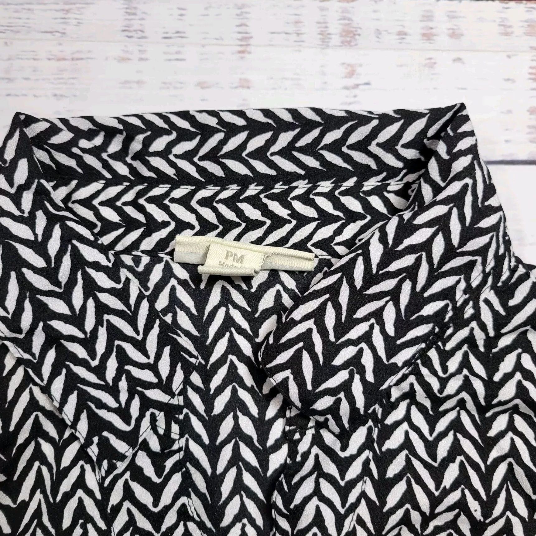 Vintage Appleseed's Women's Black White Shirt Blouse Long Sleeve Collared Button PM Sz Petite | Polyester | Basic | Business Casual Party/Cocktail | Womens Size M / US 6-8 / IT 42-44 - 5 Thumbnail