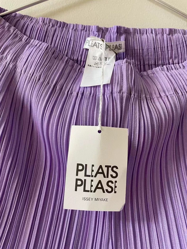 Issey Miyake Issey Miyake size:3 Purple pleated trousers Size 22" - 3 Thumbnail