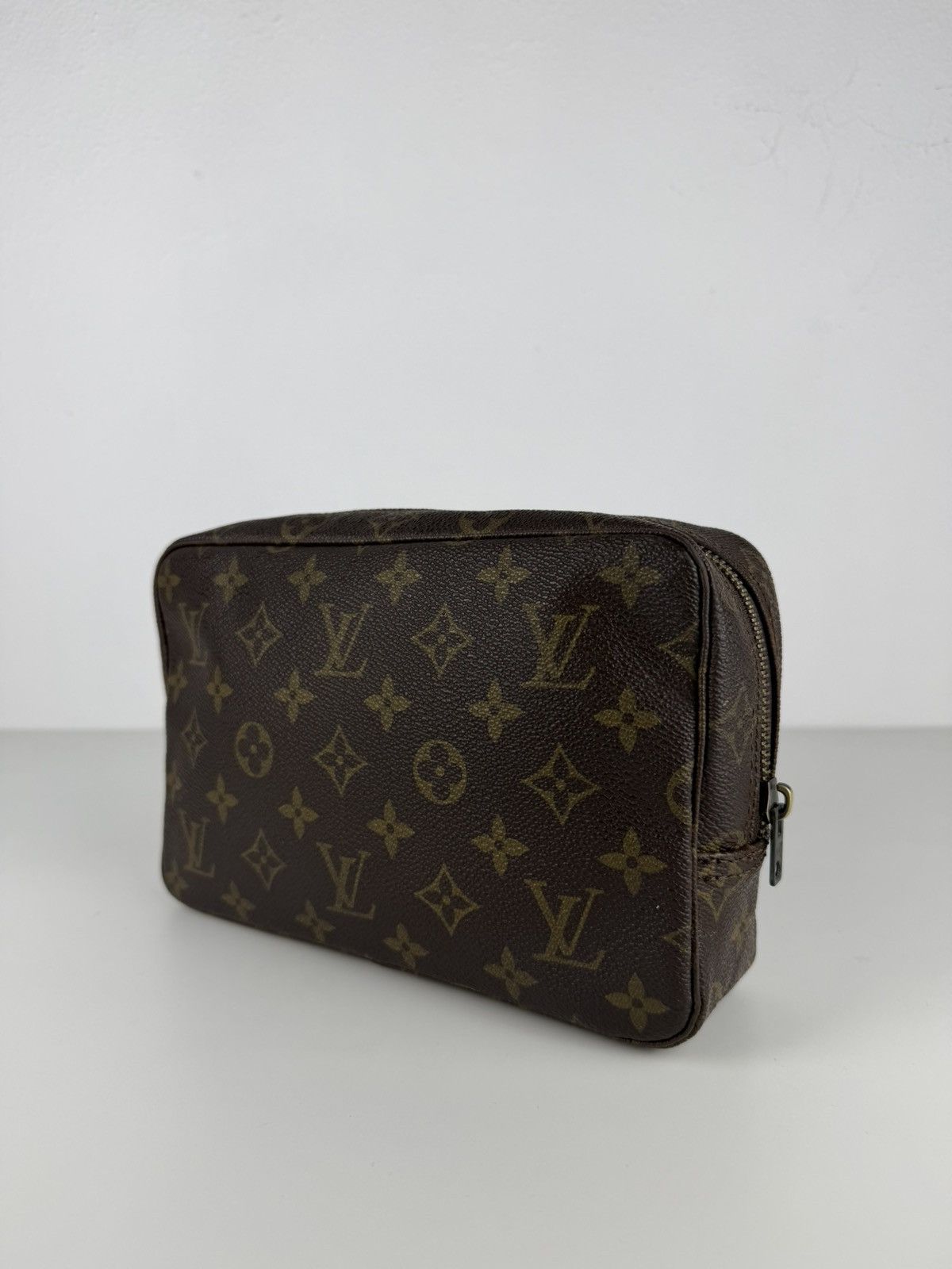 Louis Vuitton Vintage 80s Louis Vuitton monogram trousse 23 toiletry bag Size ONE SIZE - 1 Thumbnail