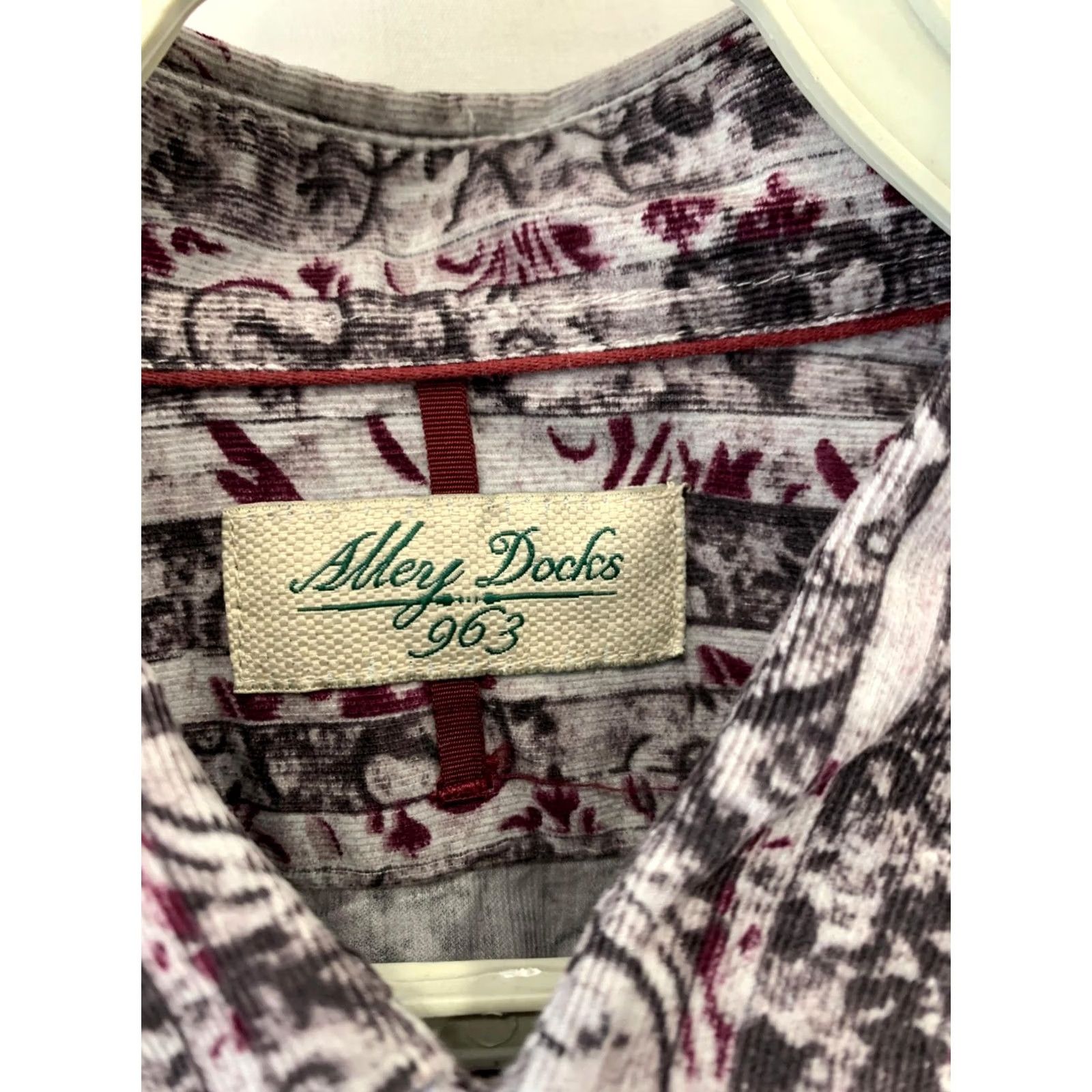 Vintage VINTAGE Alley Docks 963 Men’s L Corduroy Button-Down Shirt Paisley Floral Gray (C18) Size US L / EU 52-54 / 3 - 3 Thumbnail