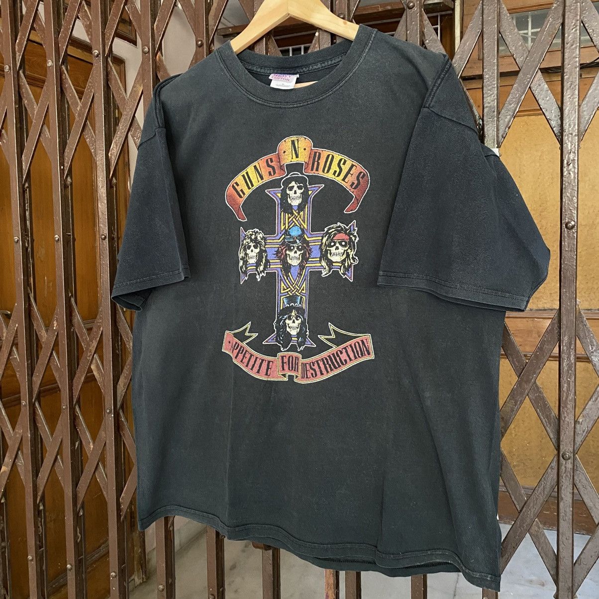 Guns N' Roses Vintage Guns N Roses Appetite for Destruction T shirt Size US XL / EU 56 / 4 - 2 Thumbnail
