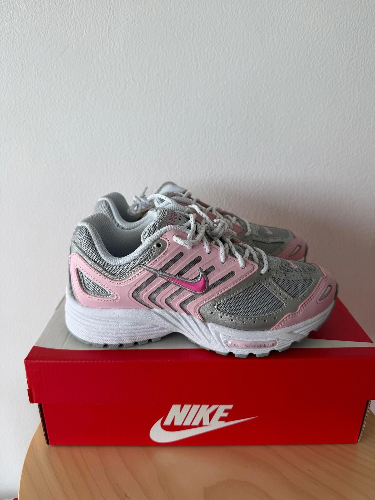 Nike new nike womens air pegasus 2005 sneakers shoes pink 5 35 Size US 5 / IT 35 - 1 Thumbnail