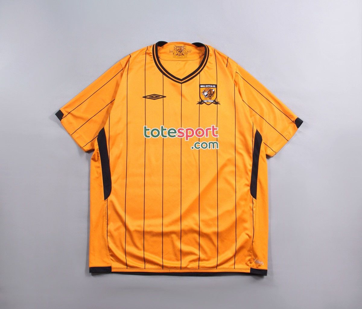 Umbro Umbro Hull City FC Soccer Football Jersey T Shirt XL Size US XL / EU 56 / 4 - 1 Thumbnail