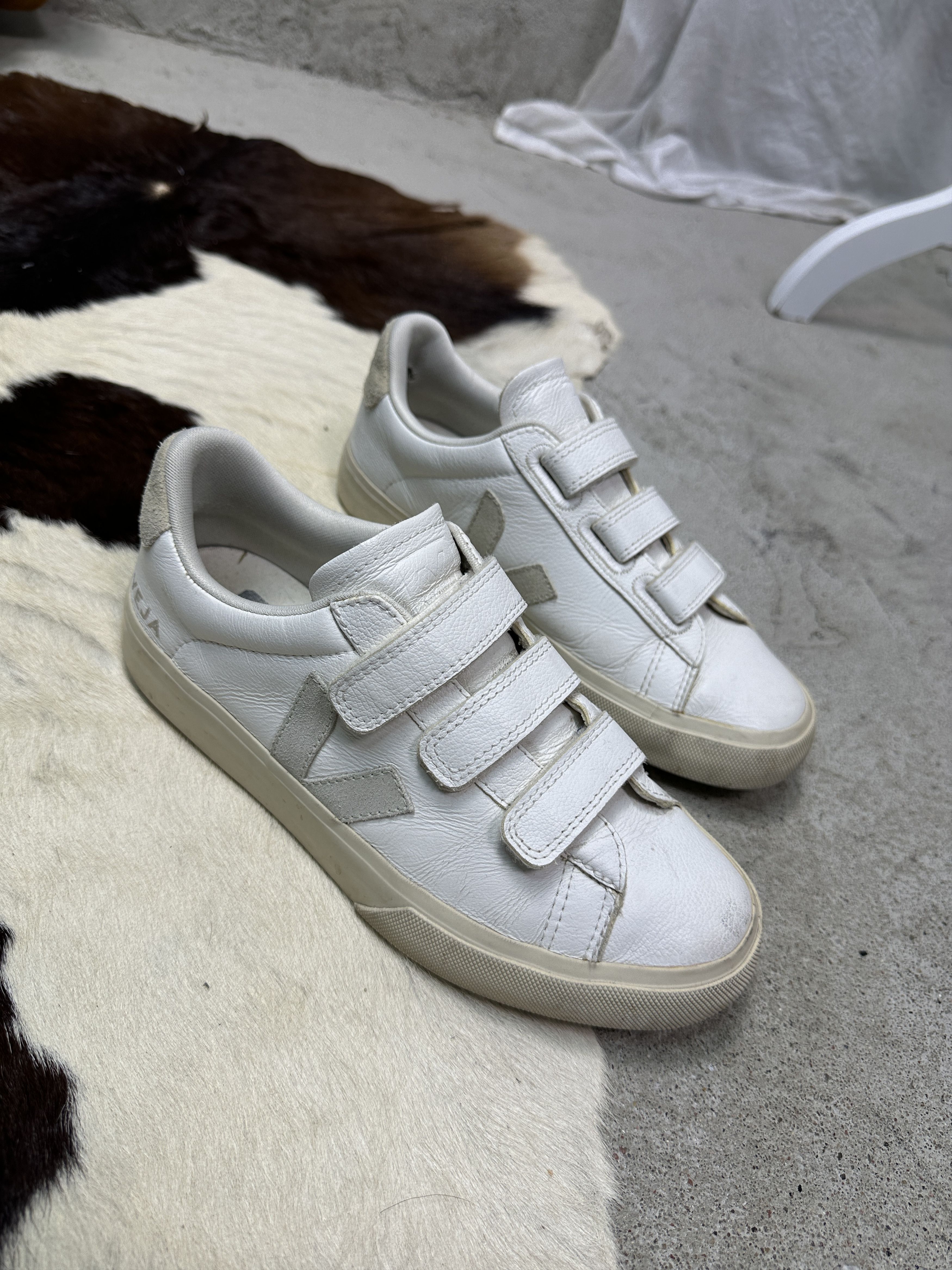 Veja Vintage Leather Streetwear Sporty Velcro Veja Sneakers Y2K Size US 9 / IT 39 - 1 Thumbnail