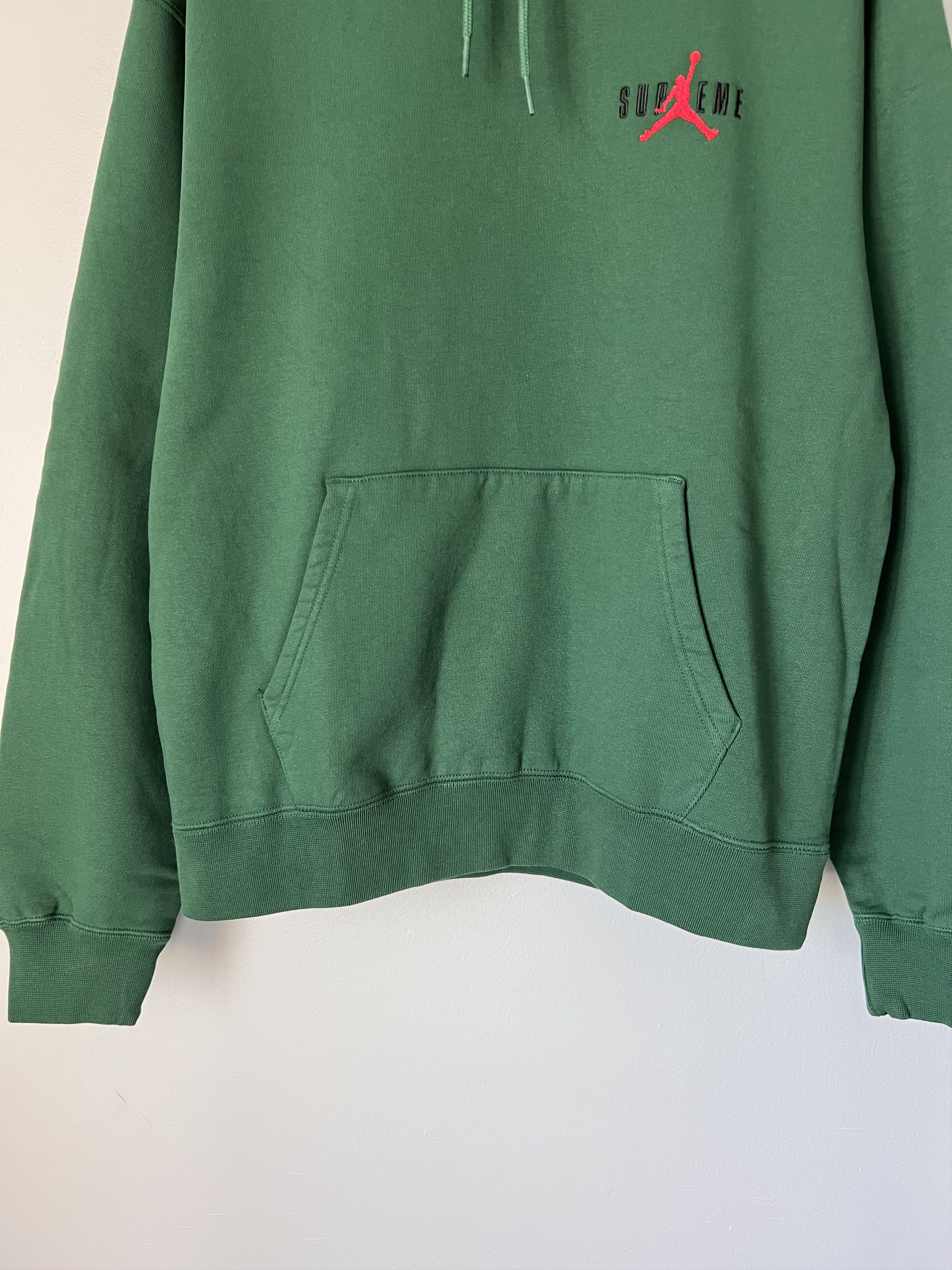 Jordan Brand × Supreme Supreme Jordan Hooded Sweatshirt in Green Size US S / EU 44-46 / 1 - 3 Thumbnail