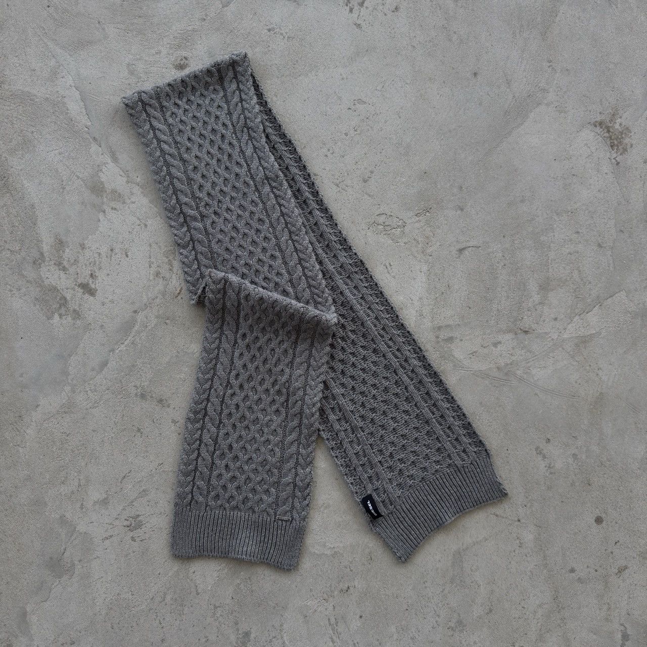 Diesel Diesel Grey Cable Knit Scarf Wool Blend Vintage Size ONE SIZE - 1 Thumbnail